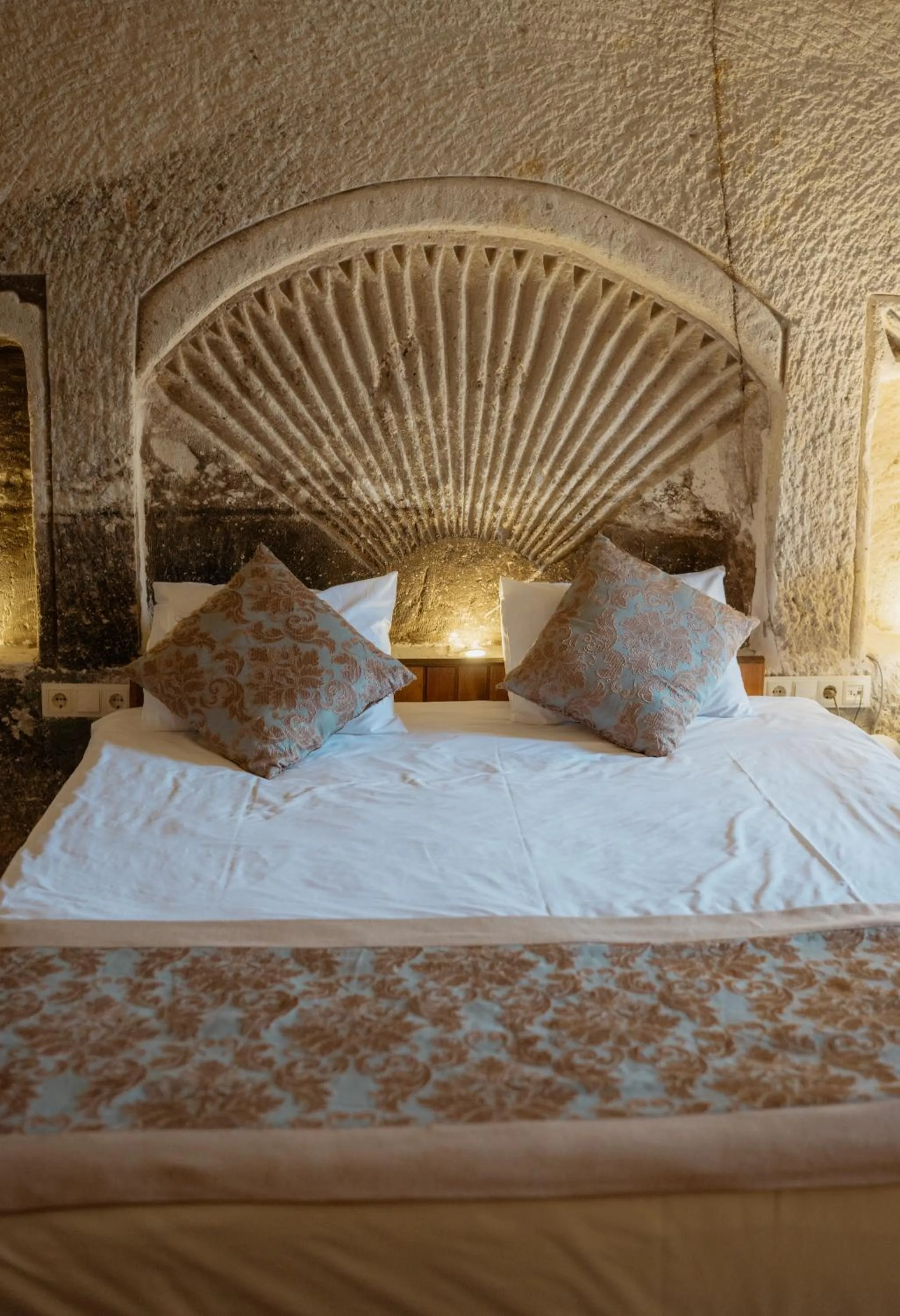 Bed in Kismet Cave Mansion
