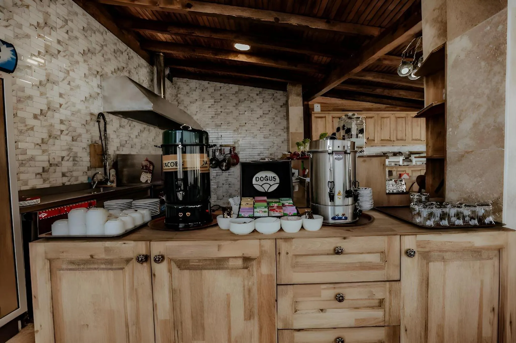 Coffee/tea facilities in Kismet Cave Mansion