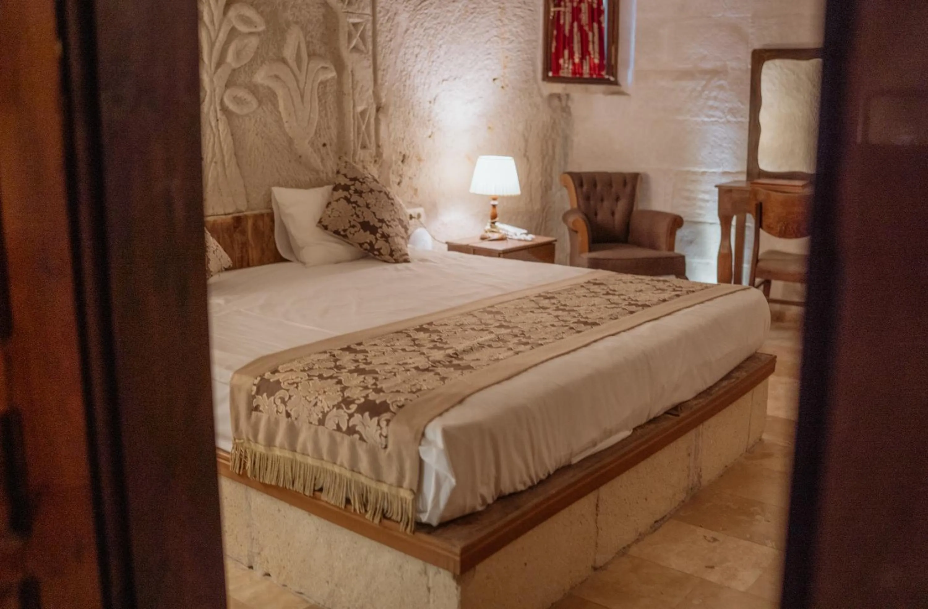 Bed in Kismet Cave Mansion