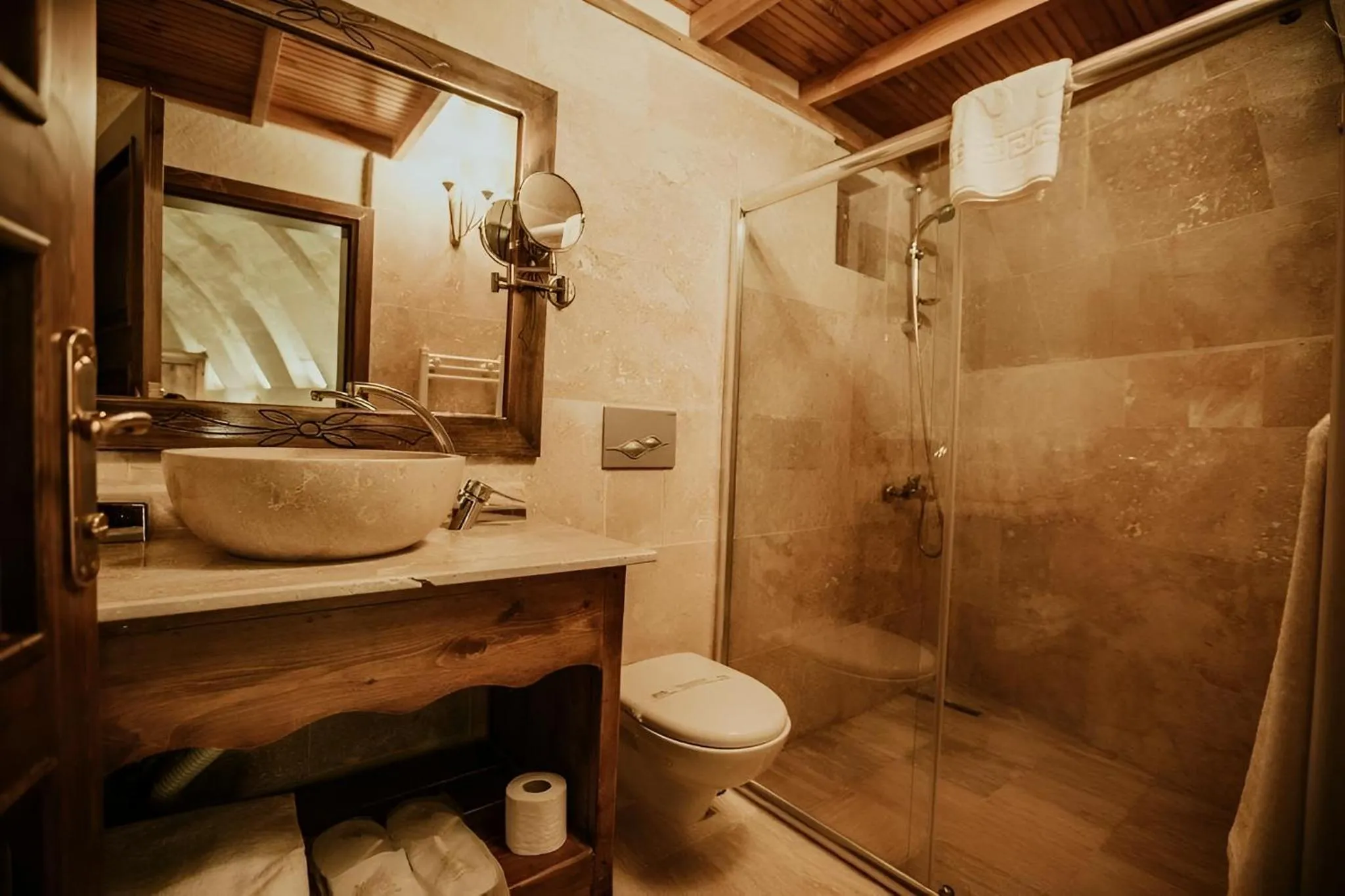 Toilet in Kismet Cave Mansion