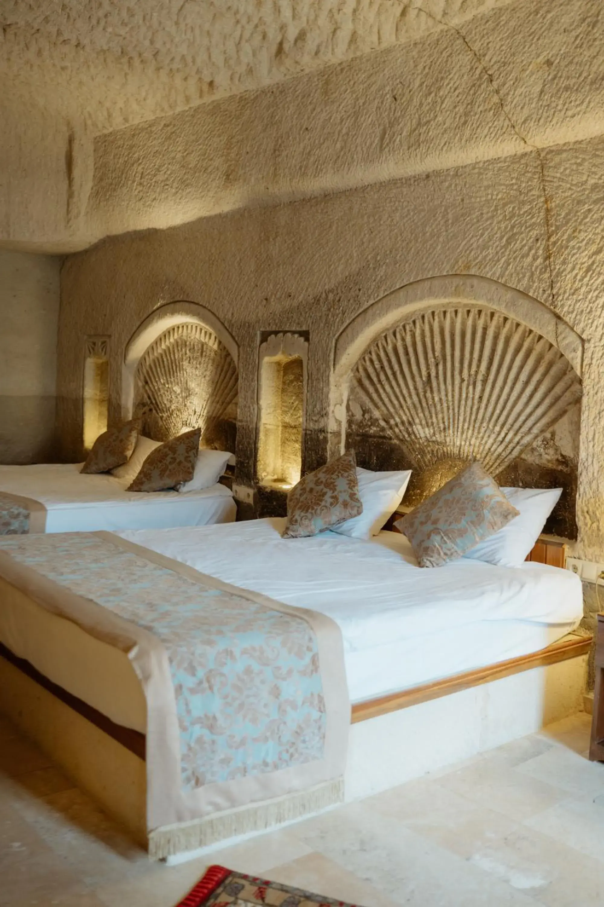 Deluxe Queen Room with Two Queen Beds in Kismet Cave Mansion Deluxe Queen Room with Two Queen Beds in Kismet Cave Mansion