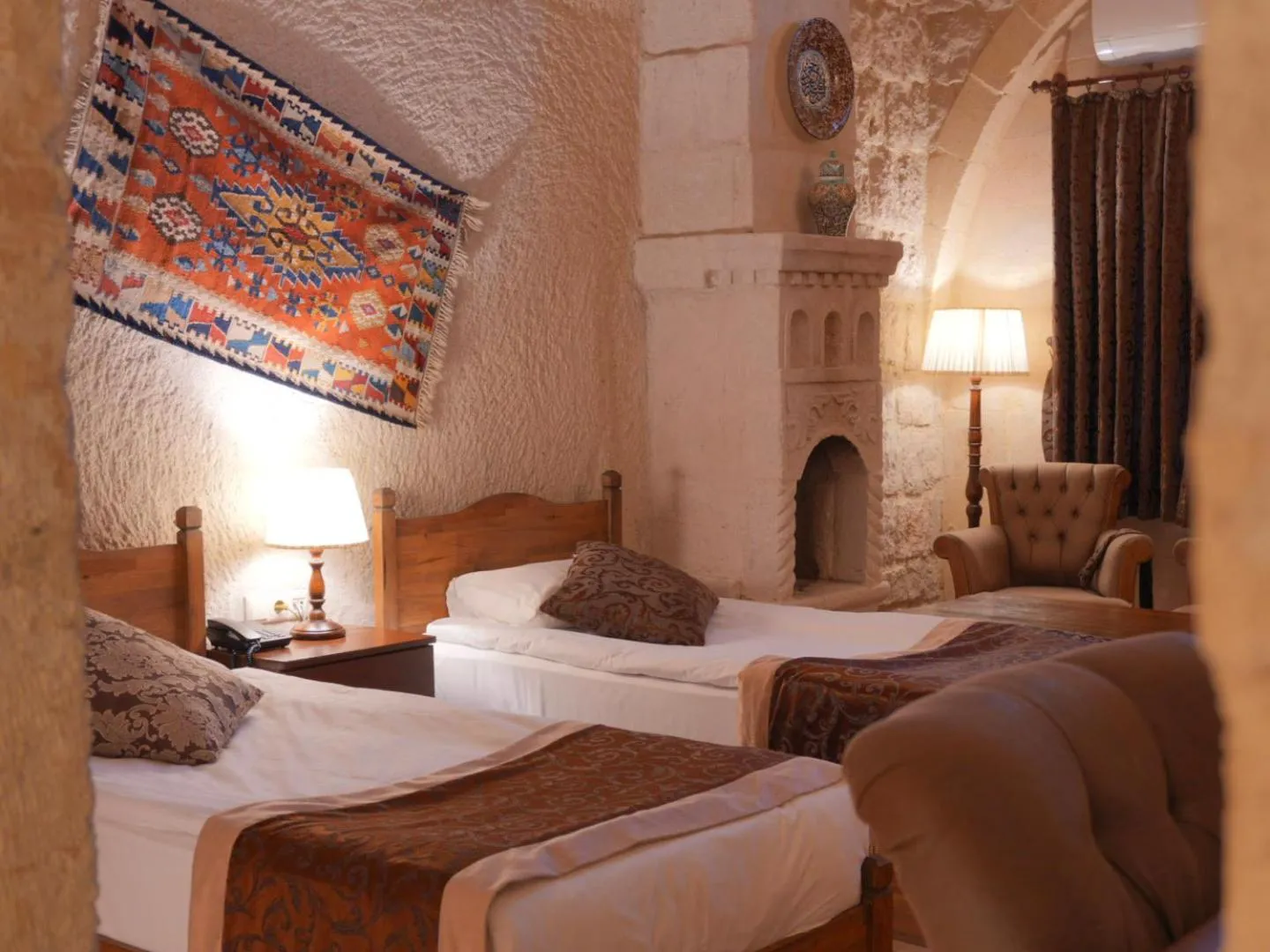 Bedroom, Bed in Kismet Cave Mansion