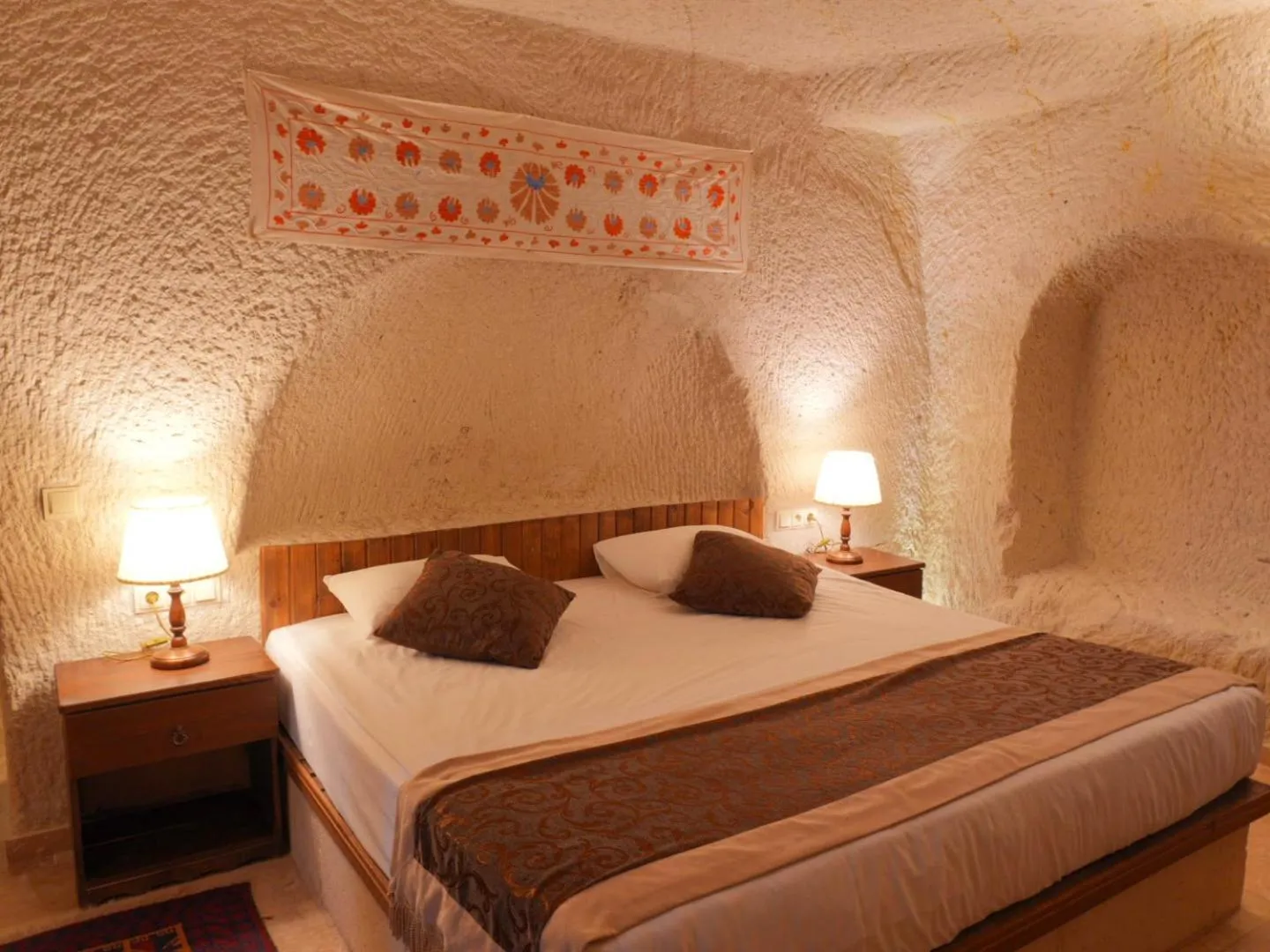 Bed in Kismet Cave Mansion