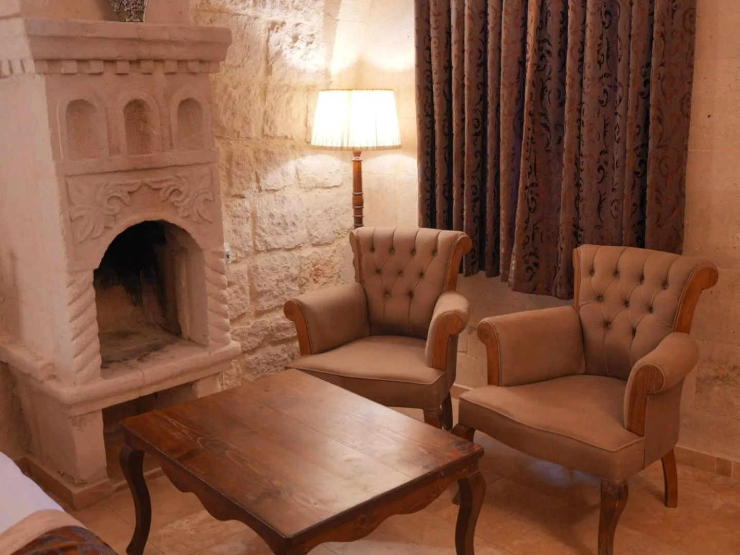 Seating area in Kismet Cave Mansion