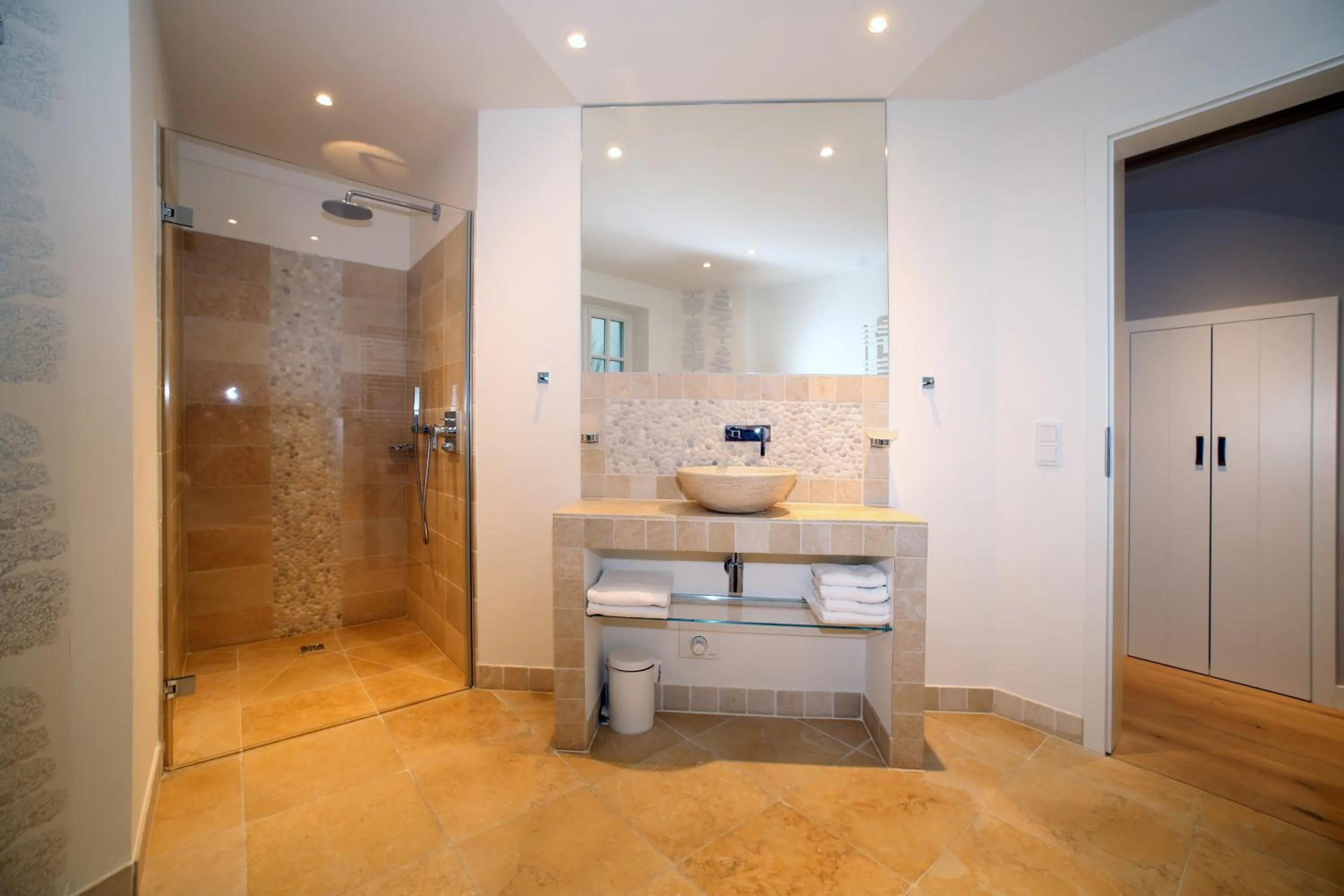 Shower in Apartmenthaus Budersandstraße 53