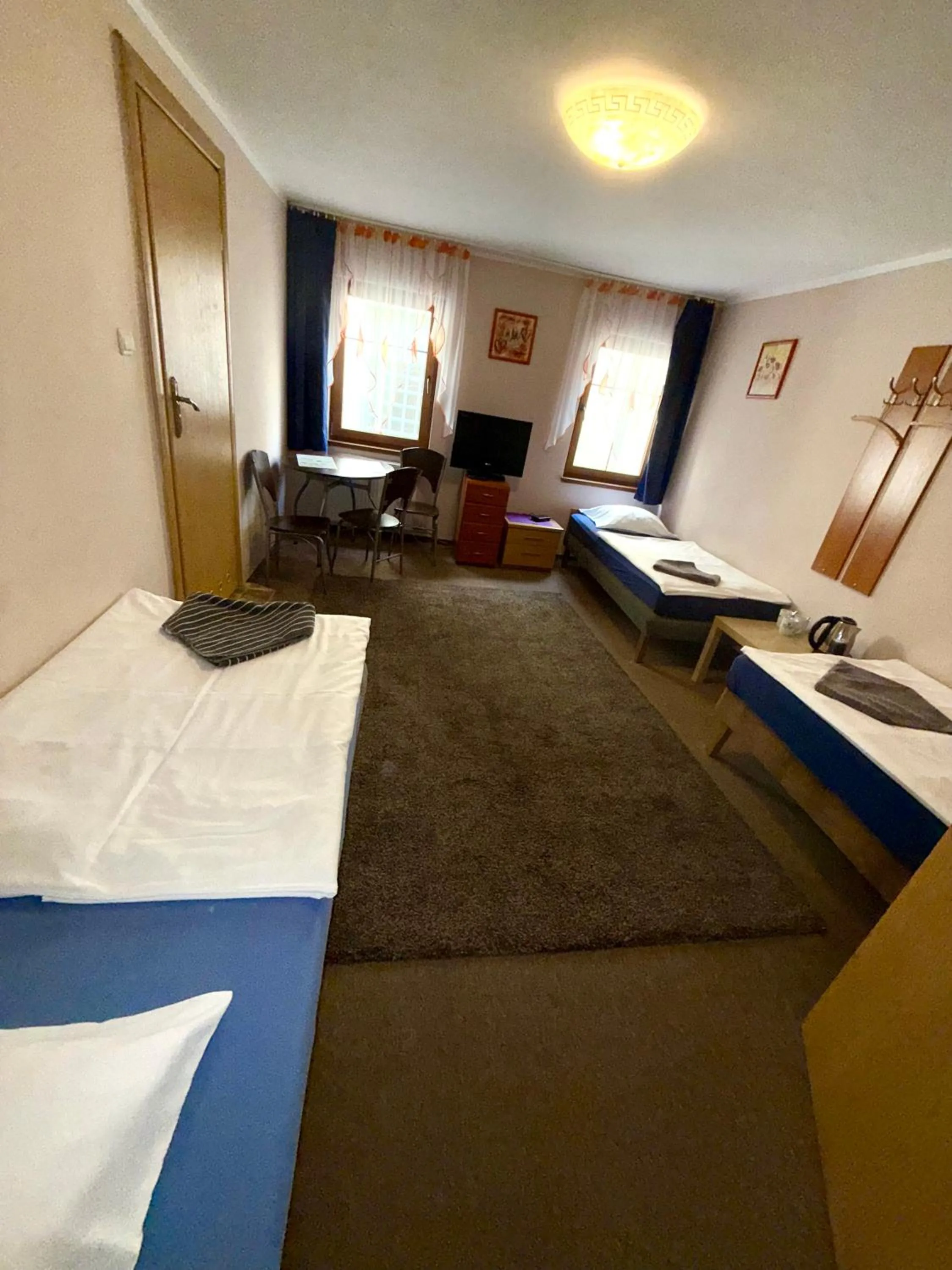 Bedroom, Bed in Rodar