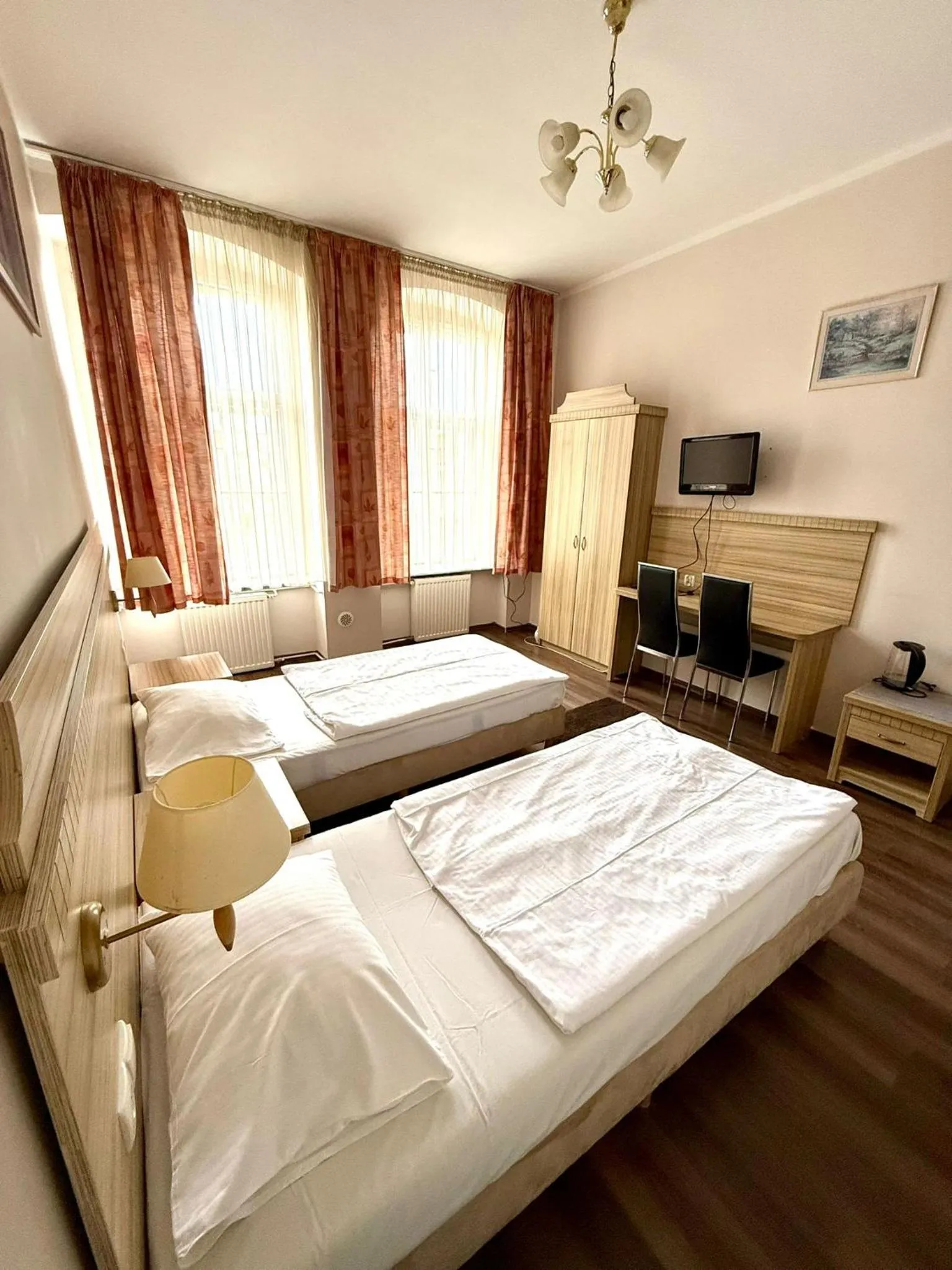 Photo of the whole room, Bed in Rodar