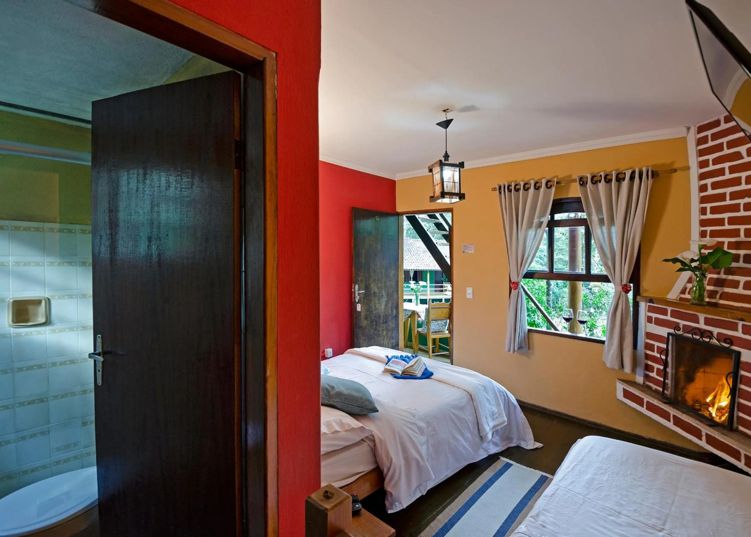 Bed in Pousada da Gruta