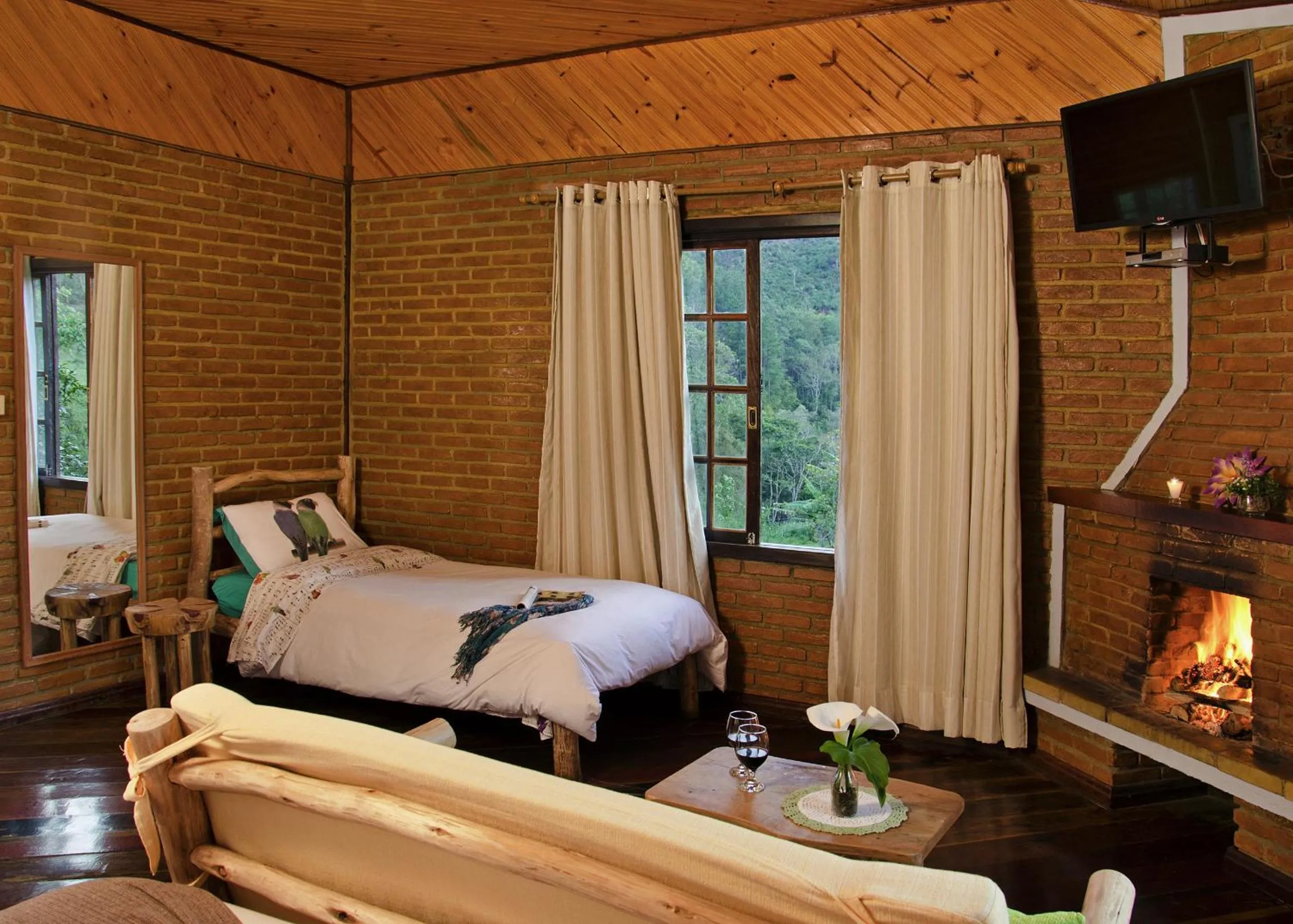 Bed in Pousada da Gruta