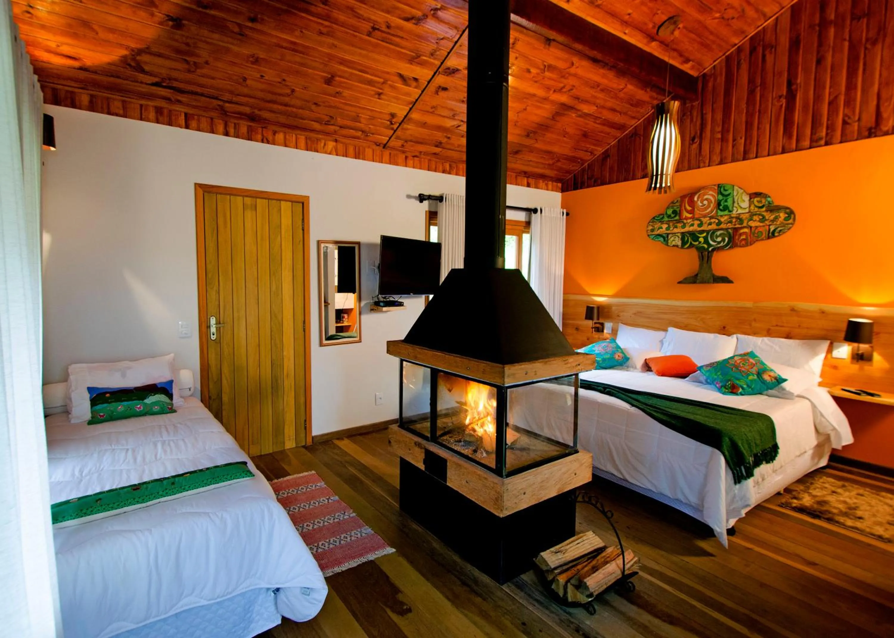 Bed in Pousada da Gruta