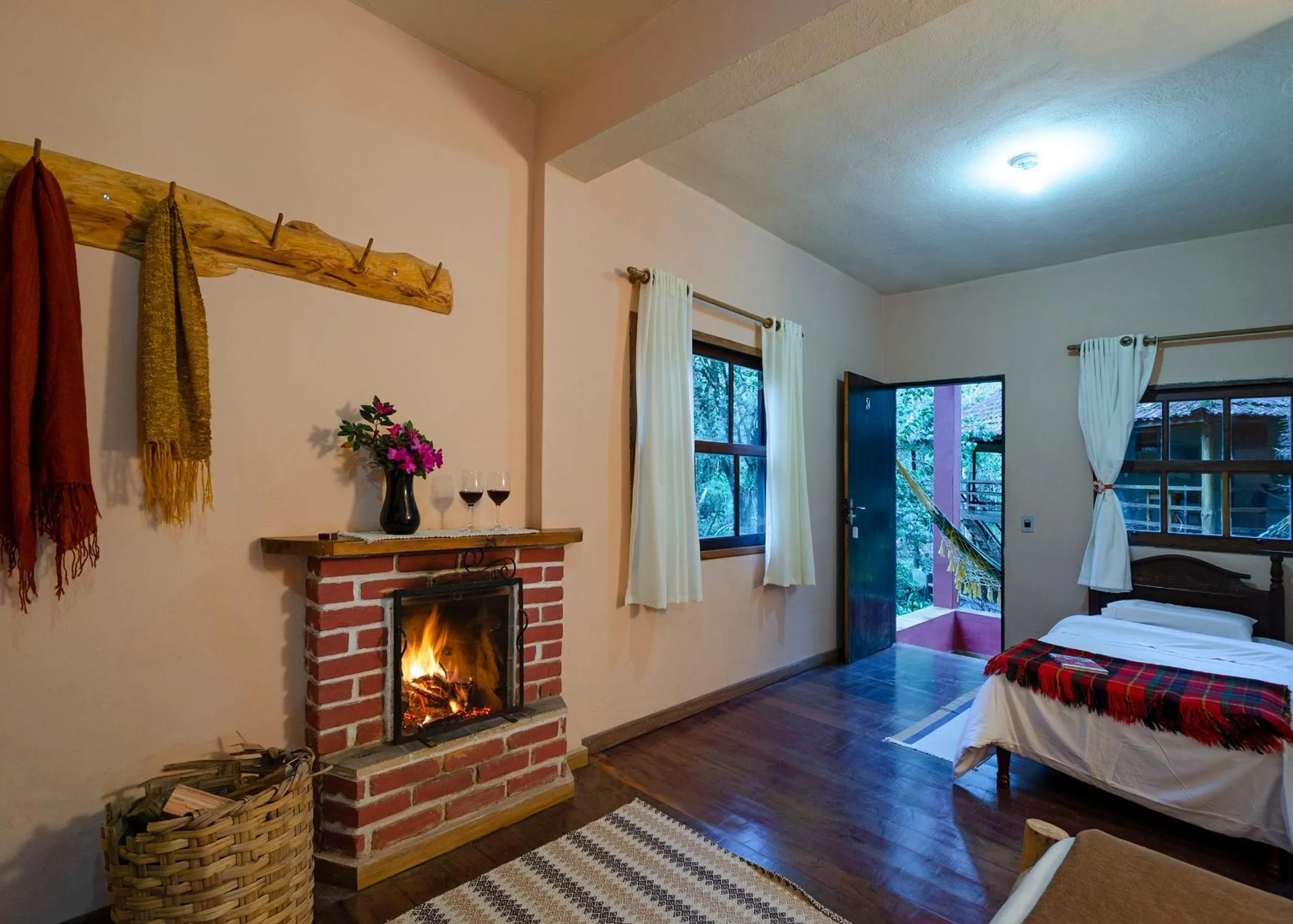 Bed in Pousada da Gruta