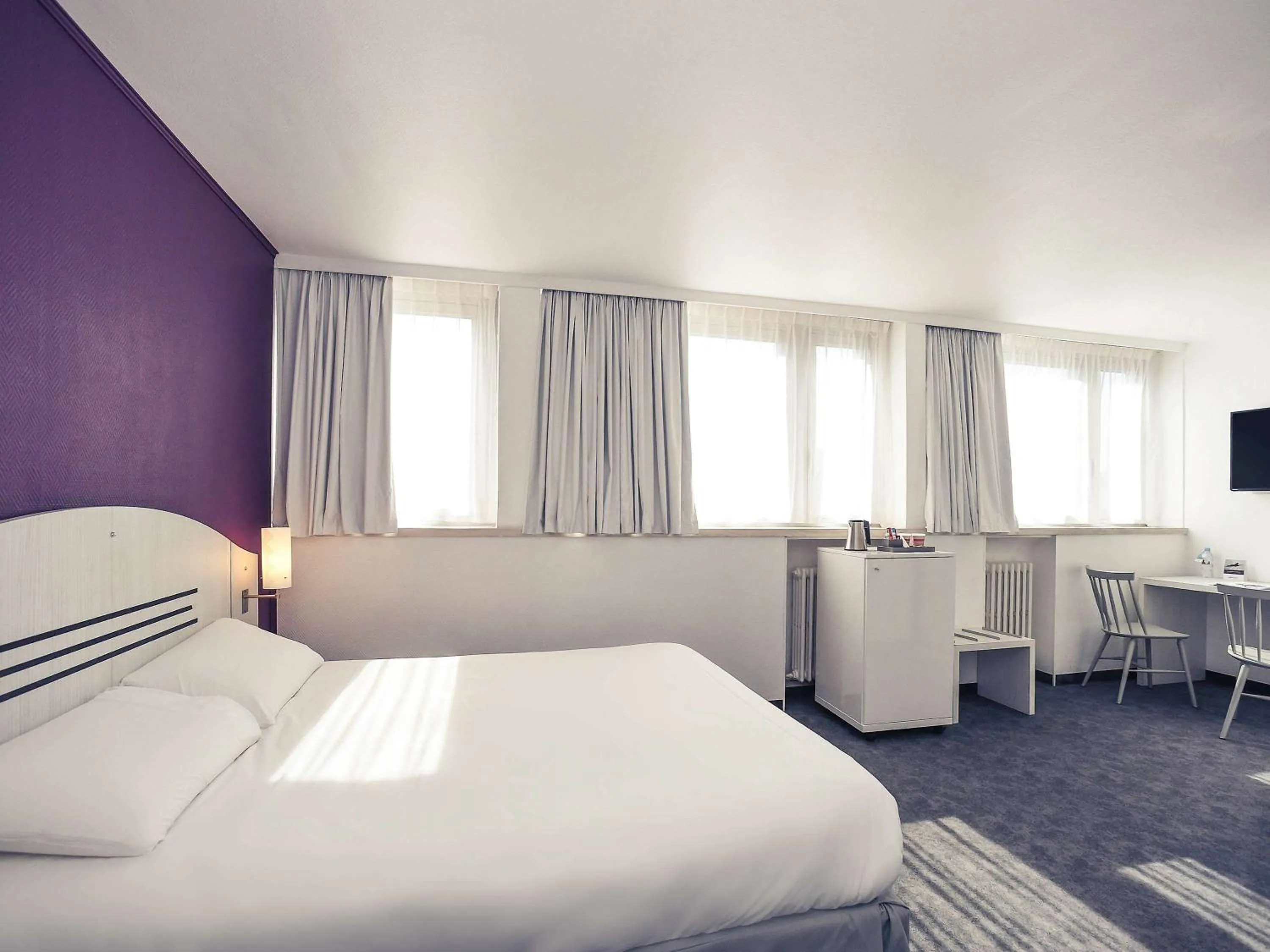 Photo of the whole room, Bed in Mercure Saint Lô Centre