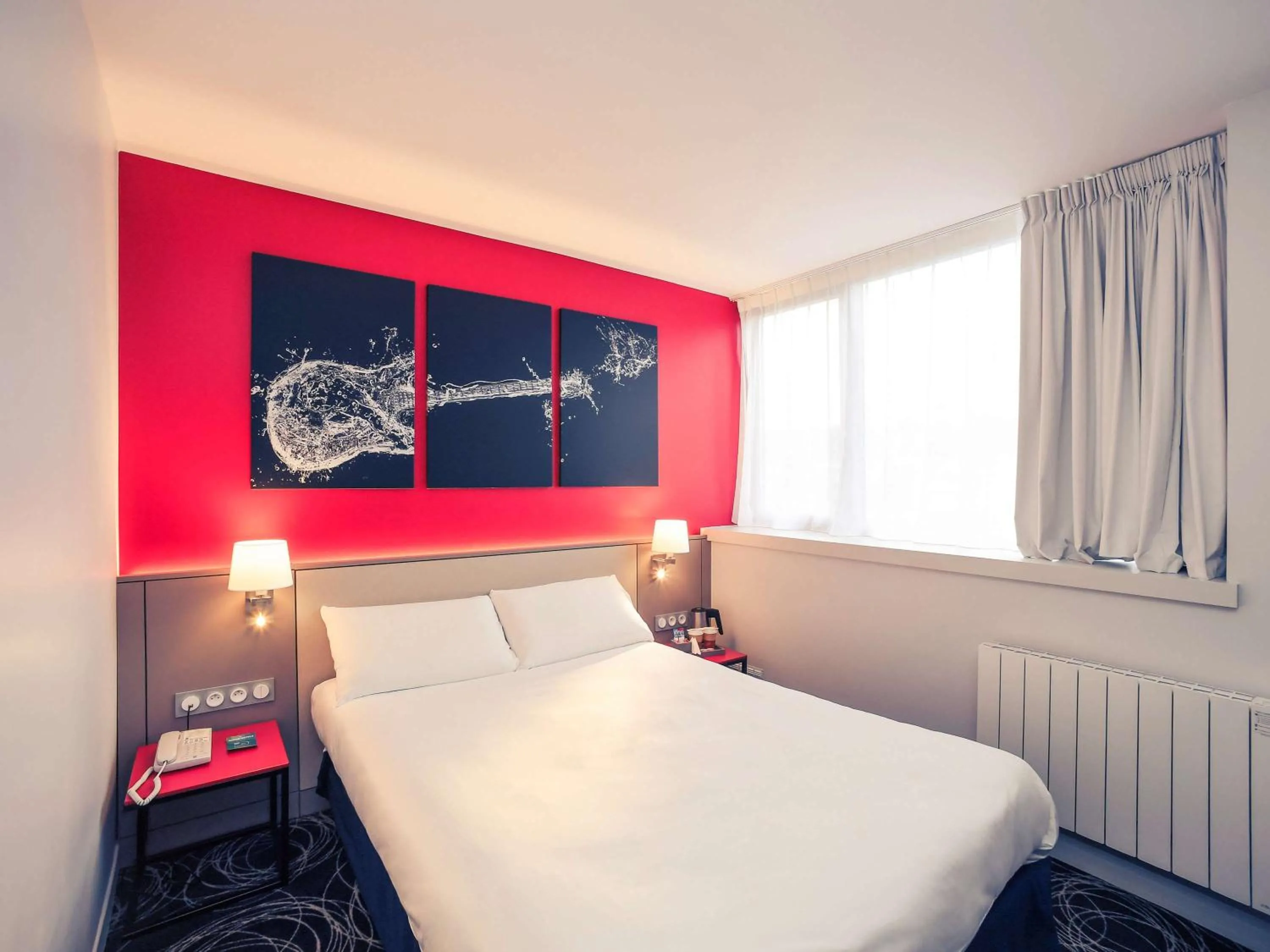 Photo of the whole room, Bed in Mercure Saint Lô Centre