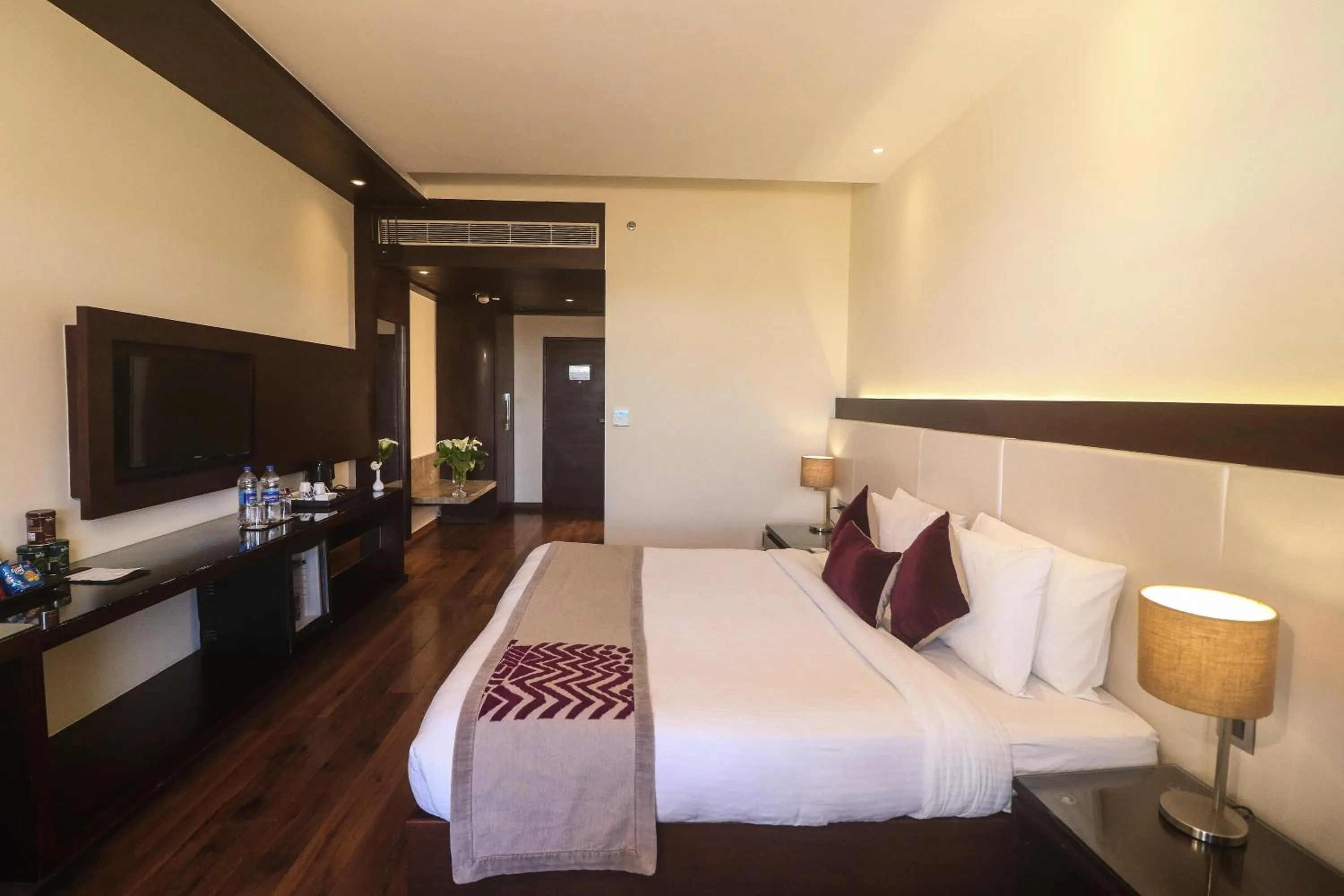 Bed in Marigold Sarovar Portico Shimla