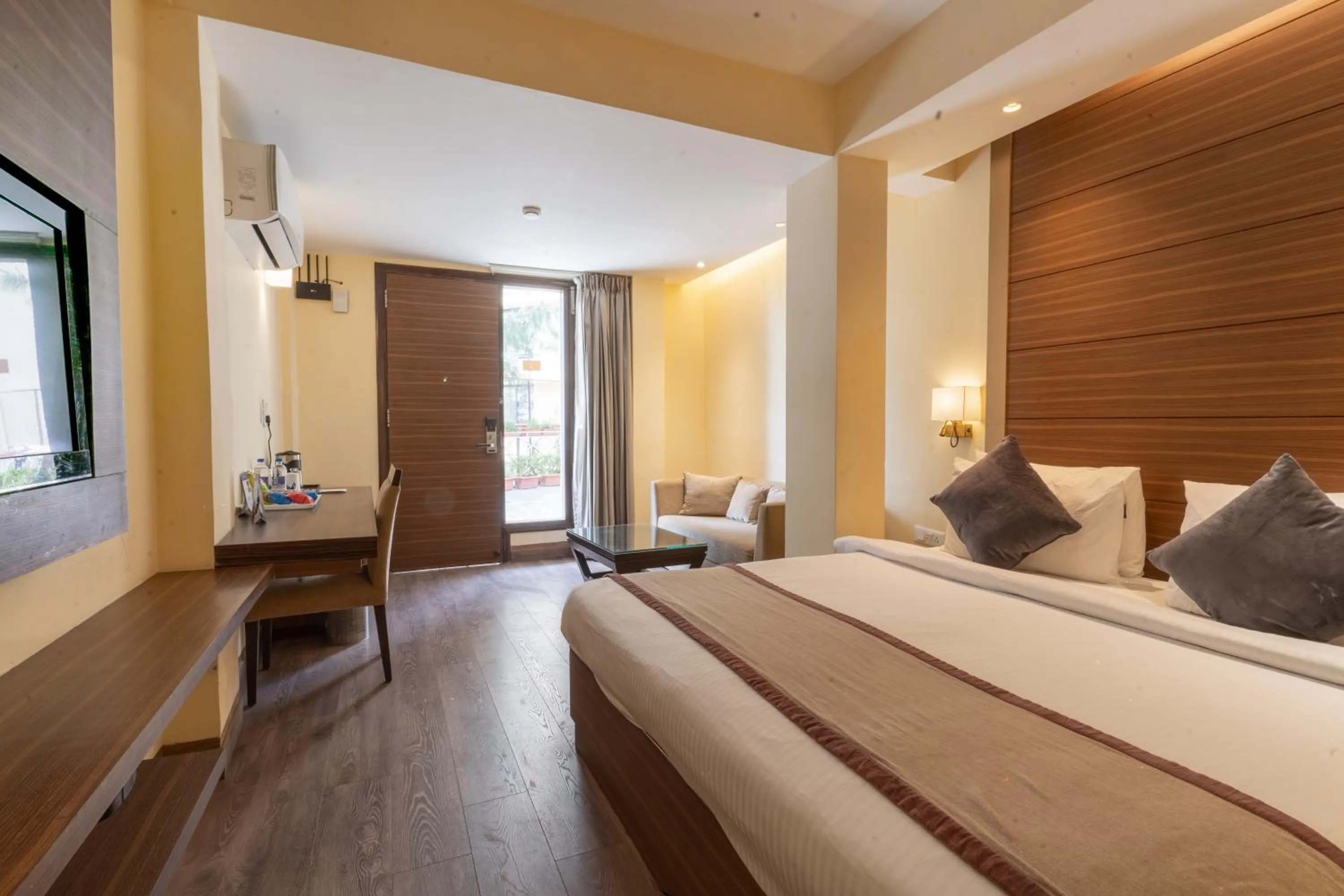 Bedroom, Bed in Marigold Sarovar Portico Shimla