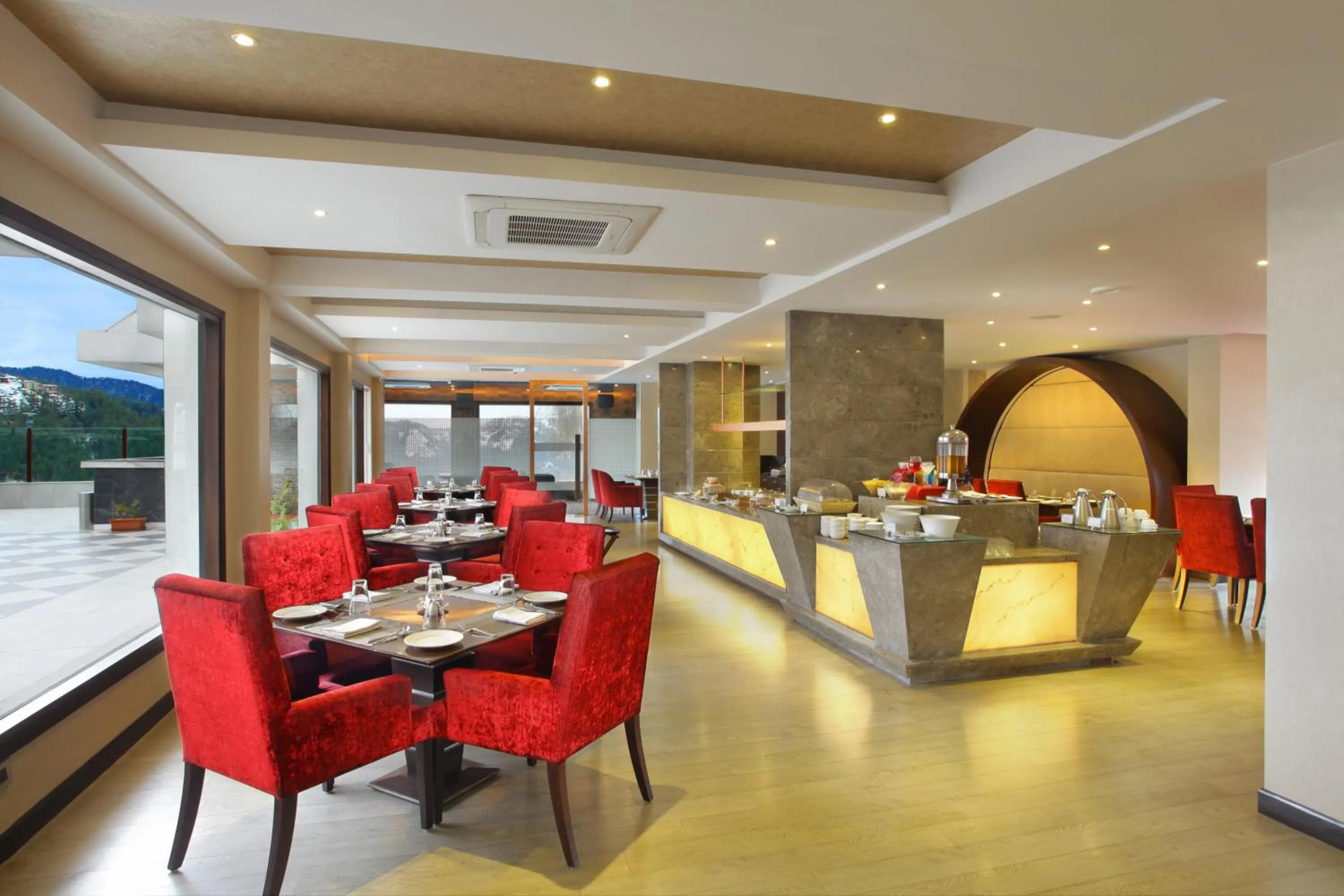 Restaurant/places to eat in Marigold Sarovar Portico Shimla