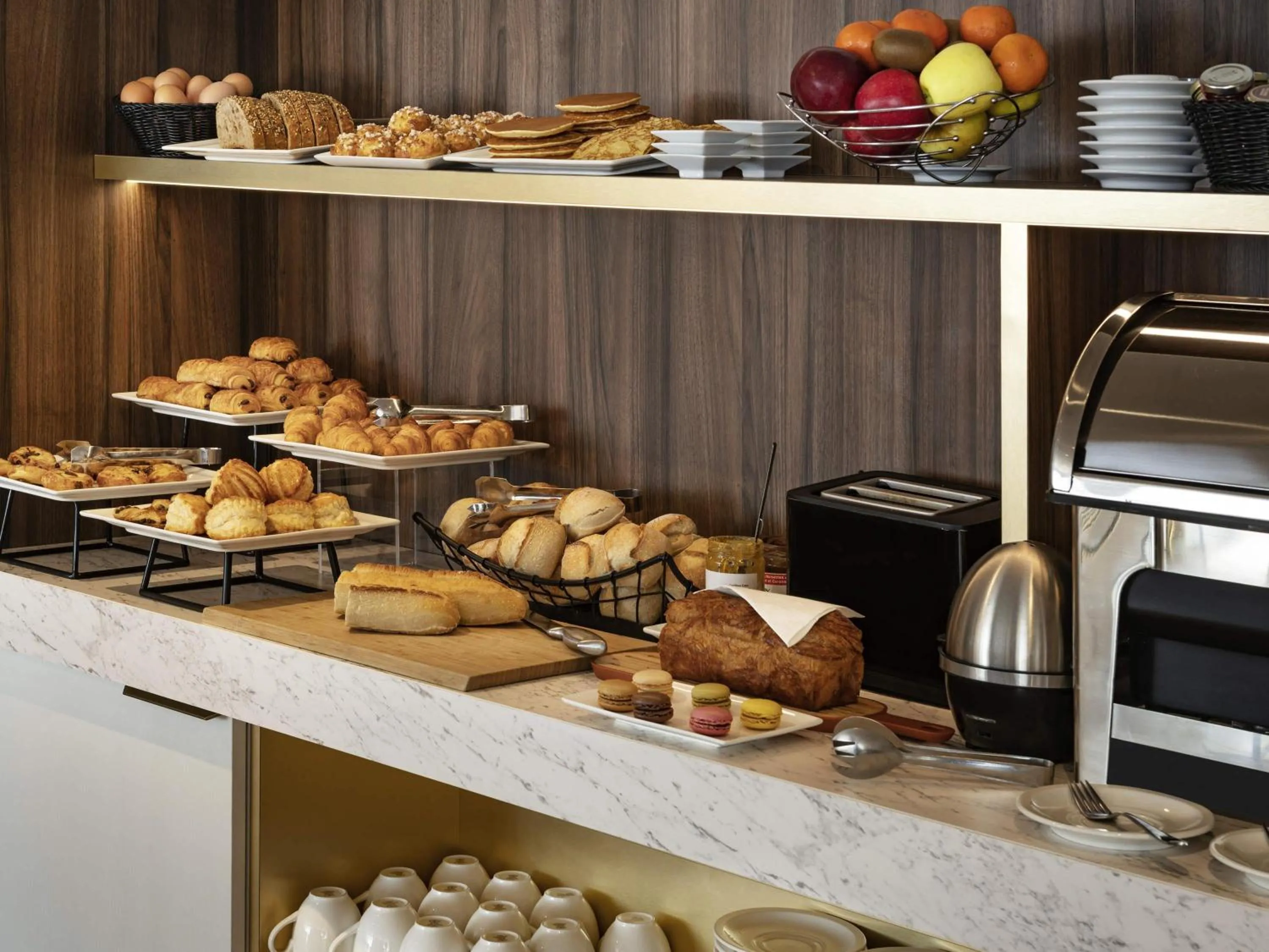 Breakfast in Mercure Versailles Paris Ouest