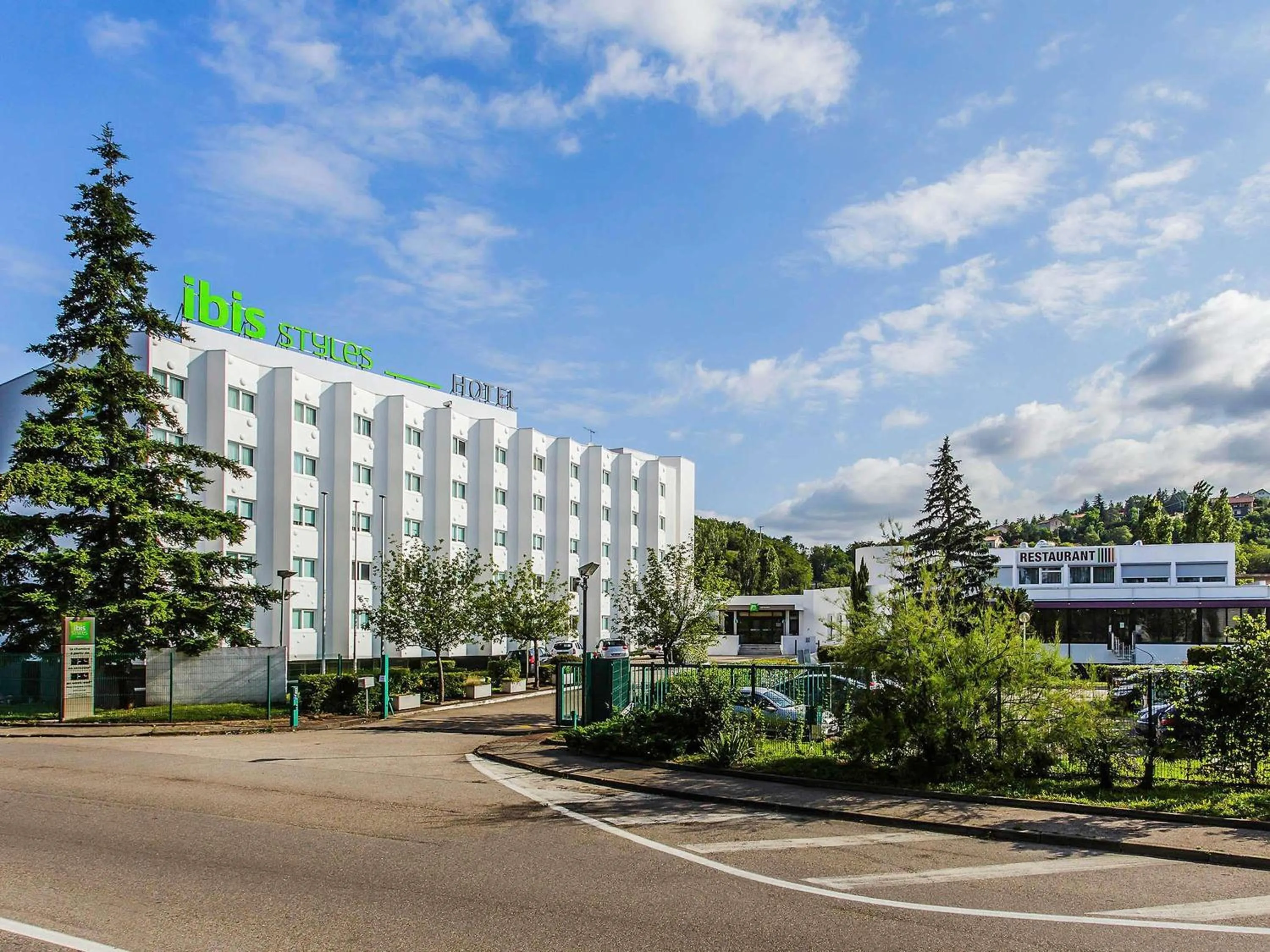 Property building in ibis Styles Lyon Sud Vienne