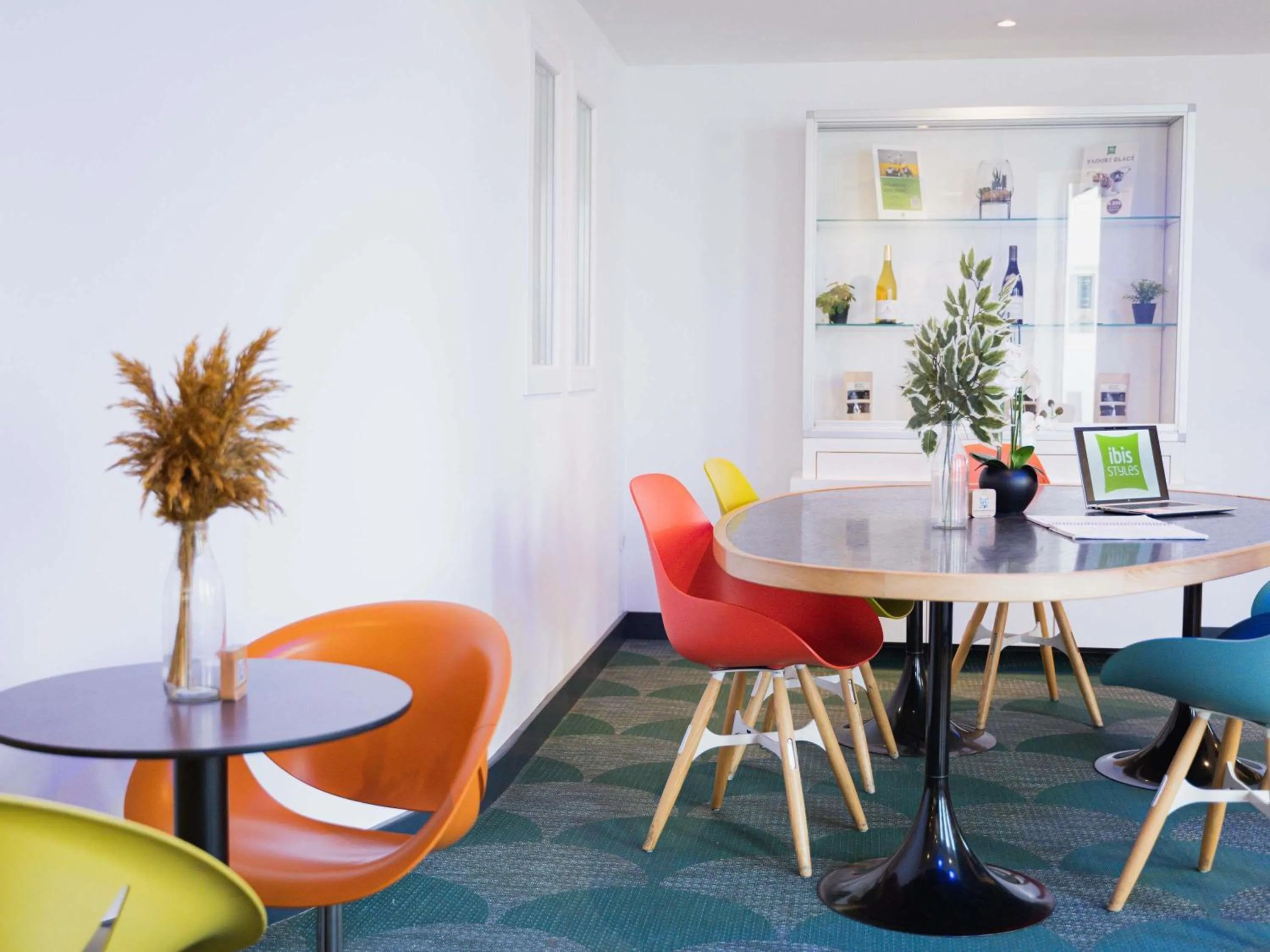 Lounge or bar in ibis Styles Lyon Sud Vienne