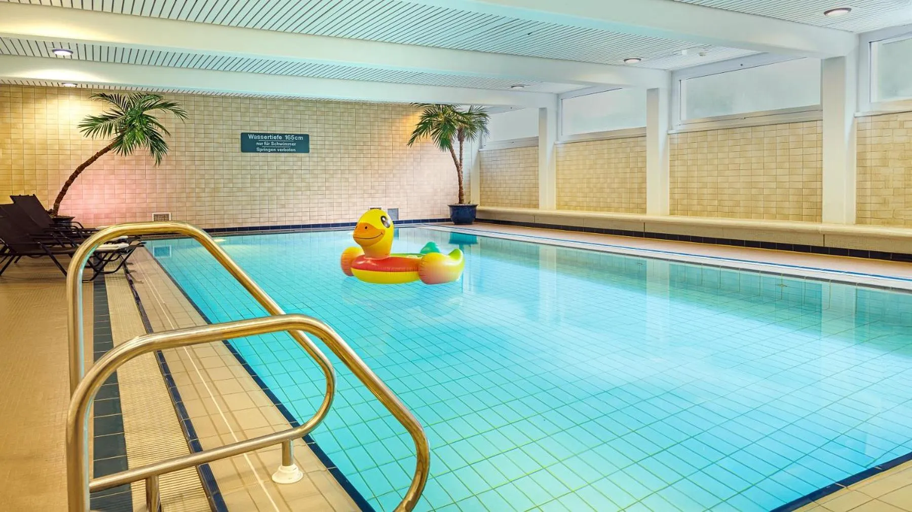 Swimming pool in GenoHotel Forsbach