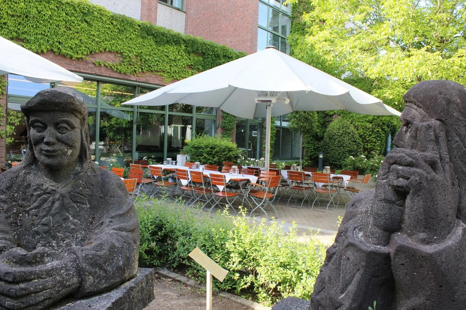 Patio in GenoHotel Forsbach