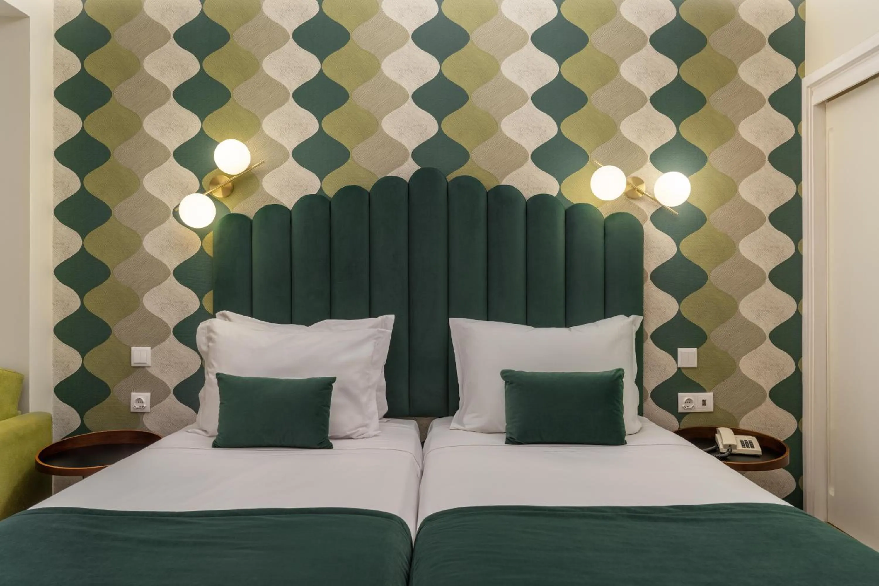 Photo of the whole room, Bed in Hotel Madeira