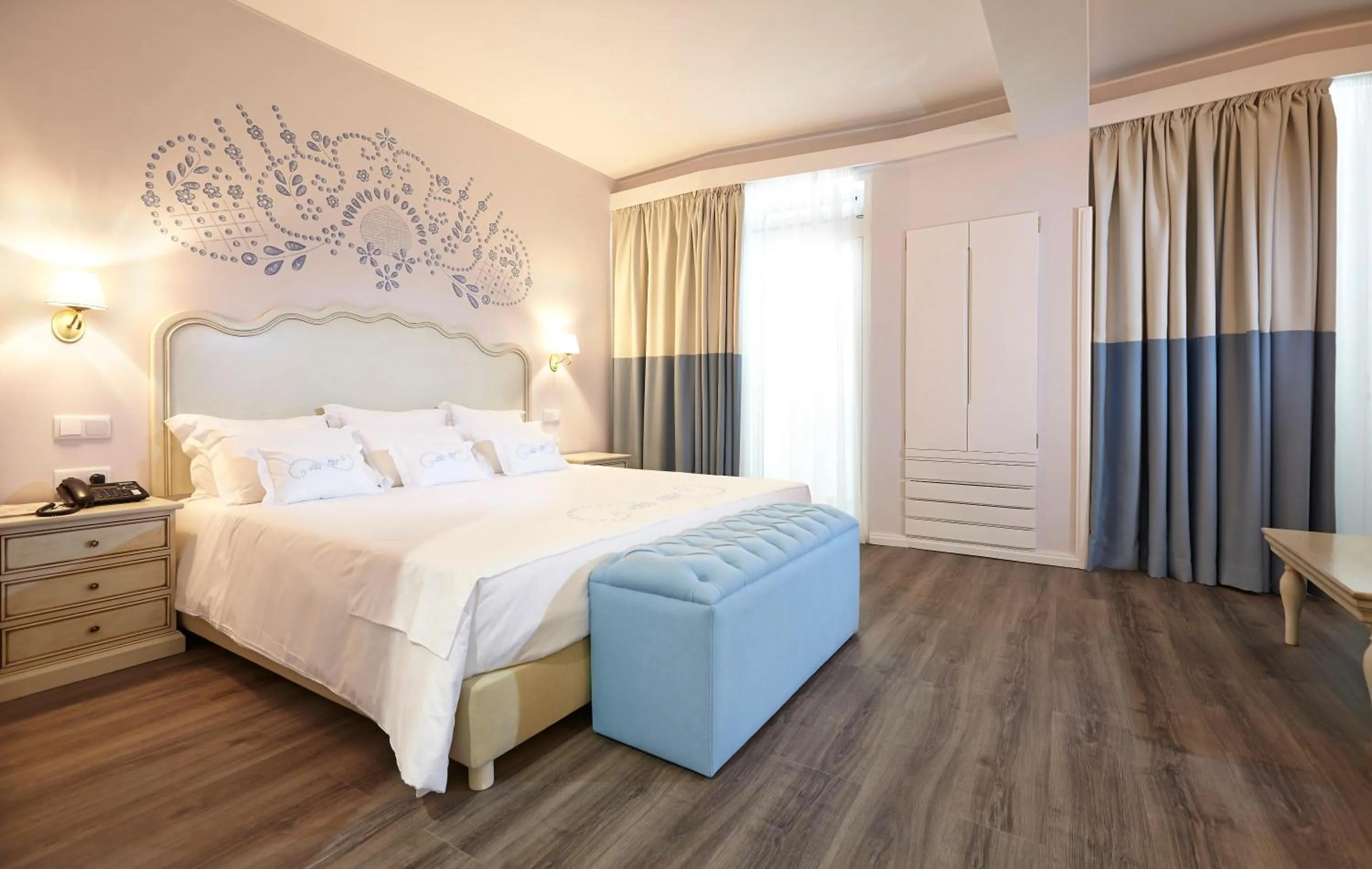 Photo of the whole room, Bed in Hotel Madeira