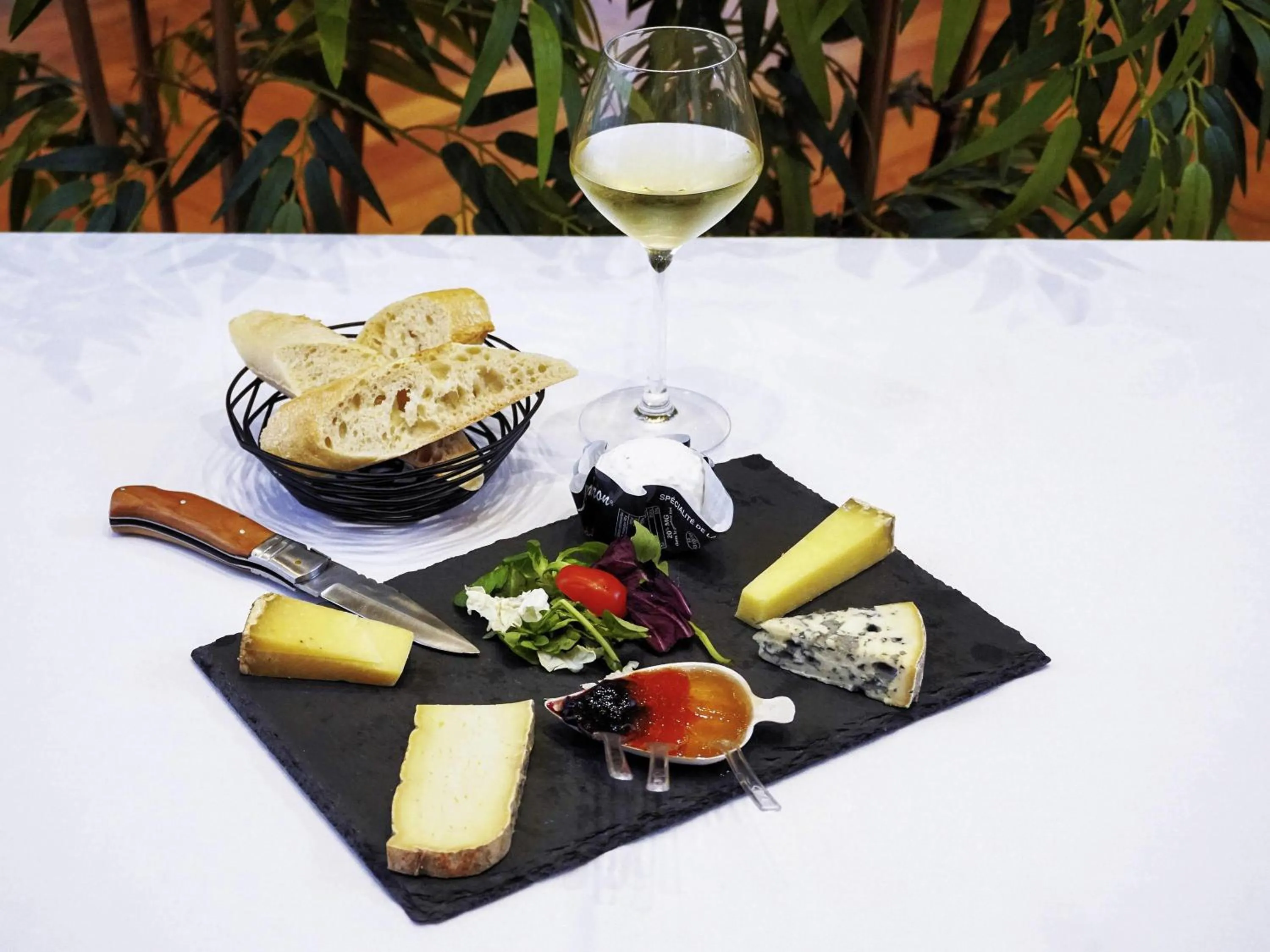 Restaurant/places to eat in Hôtel Mercure Saint-Nectaire Spa & Bien-être