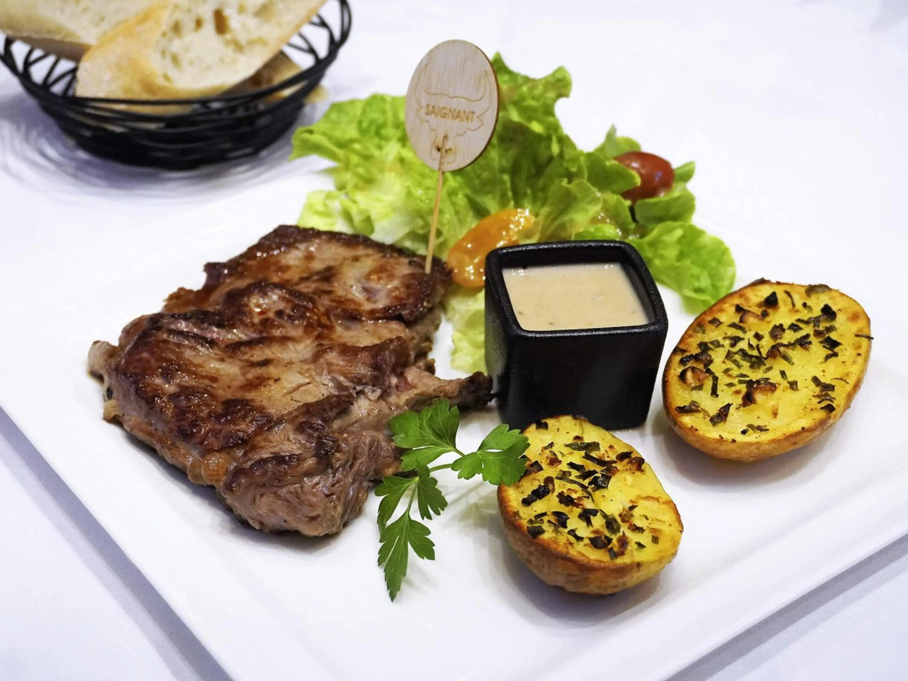 Restaurant/places to eat in Hôtel Mercure Saint-Nectaire Spa & Bien-être