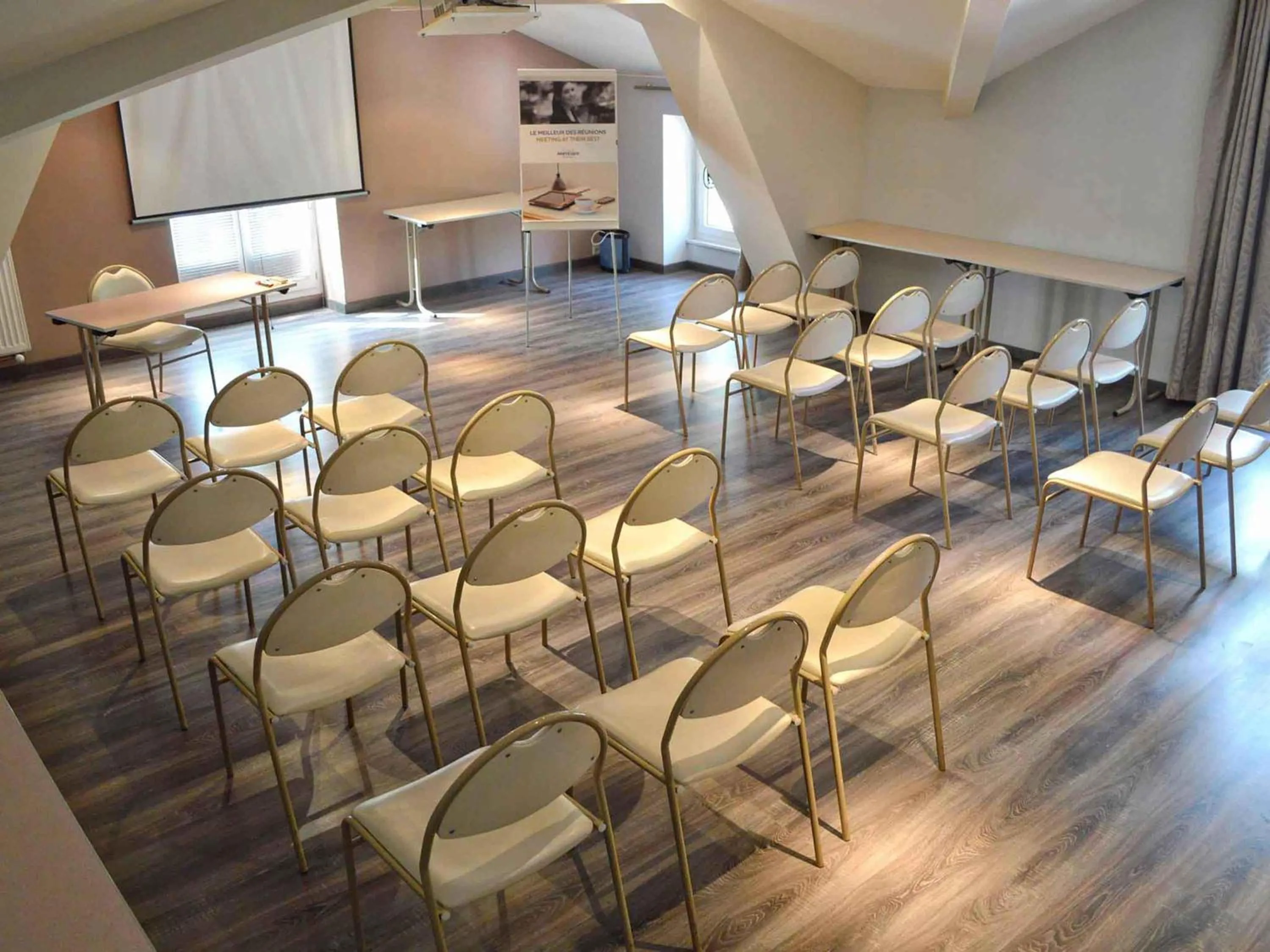 Meeting/conference room in Hôtel Mercure Saint-Nectaire Spa & Bien-être