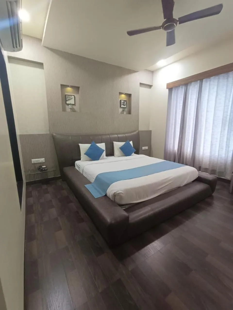 Bed in Hotel Sai Miracle