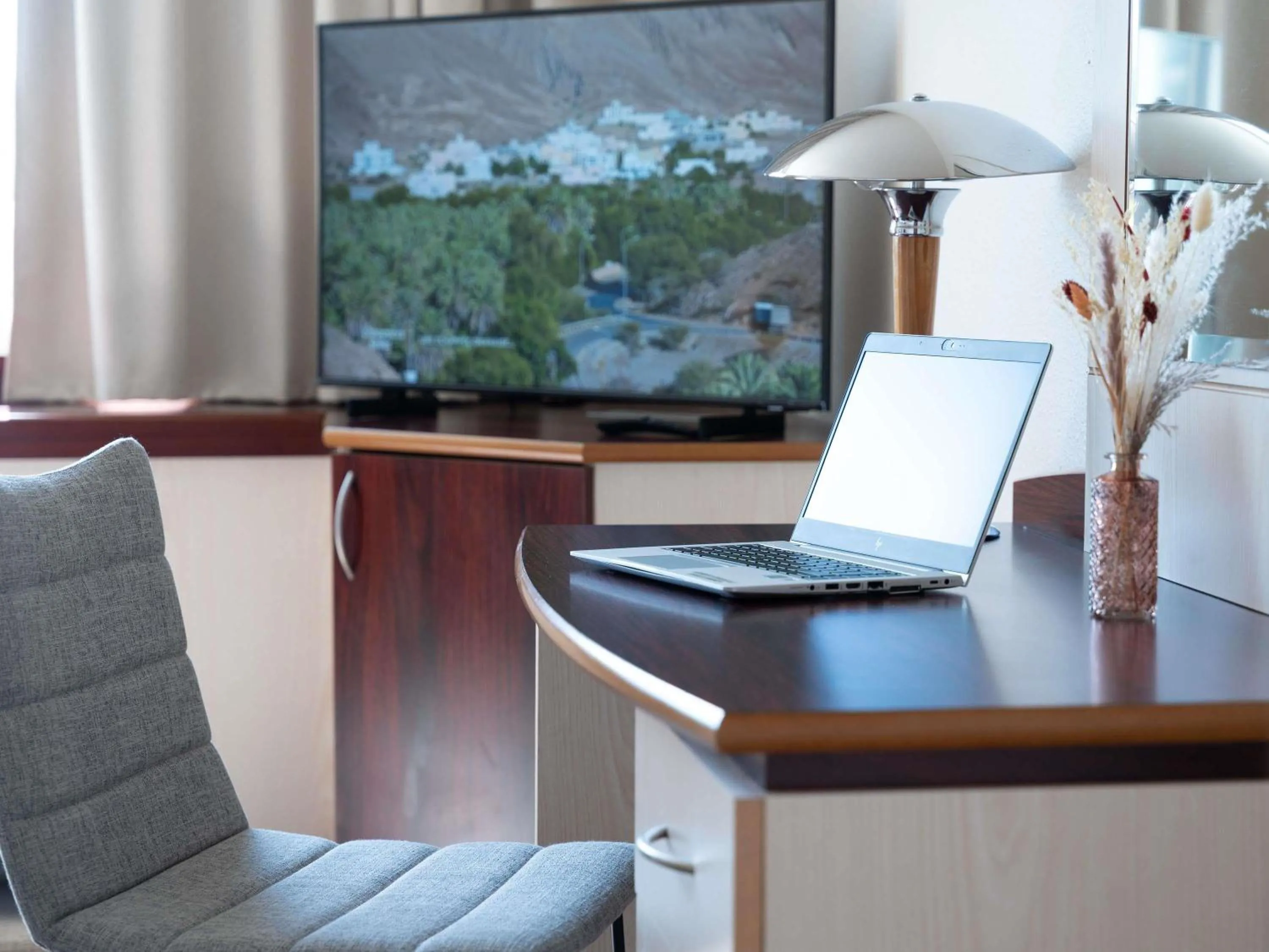 Bedroom in Mercure Besancon Parc Micaud - Hotel & Bar