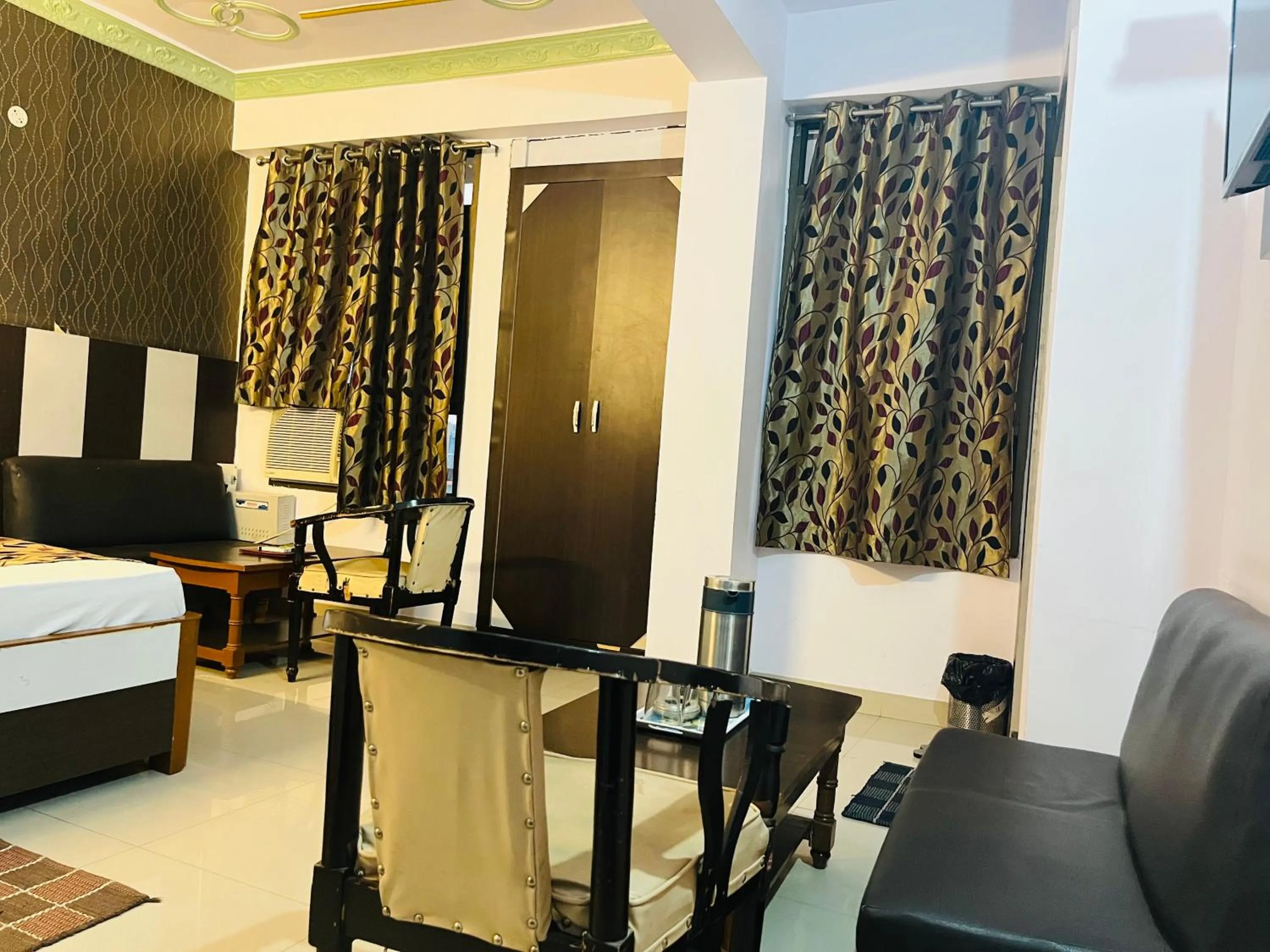 Hotel Mani International