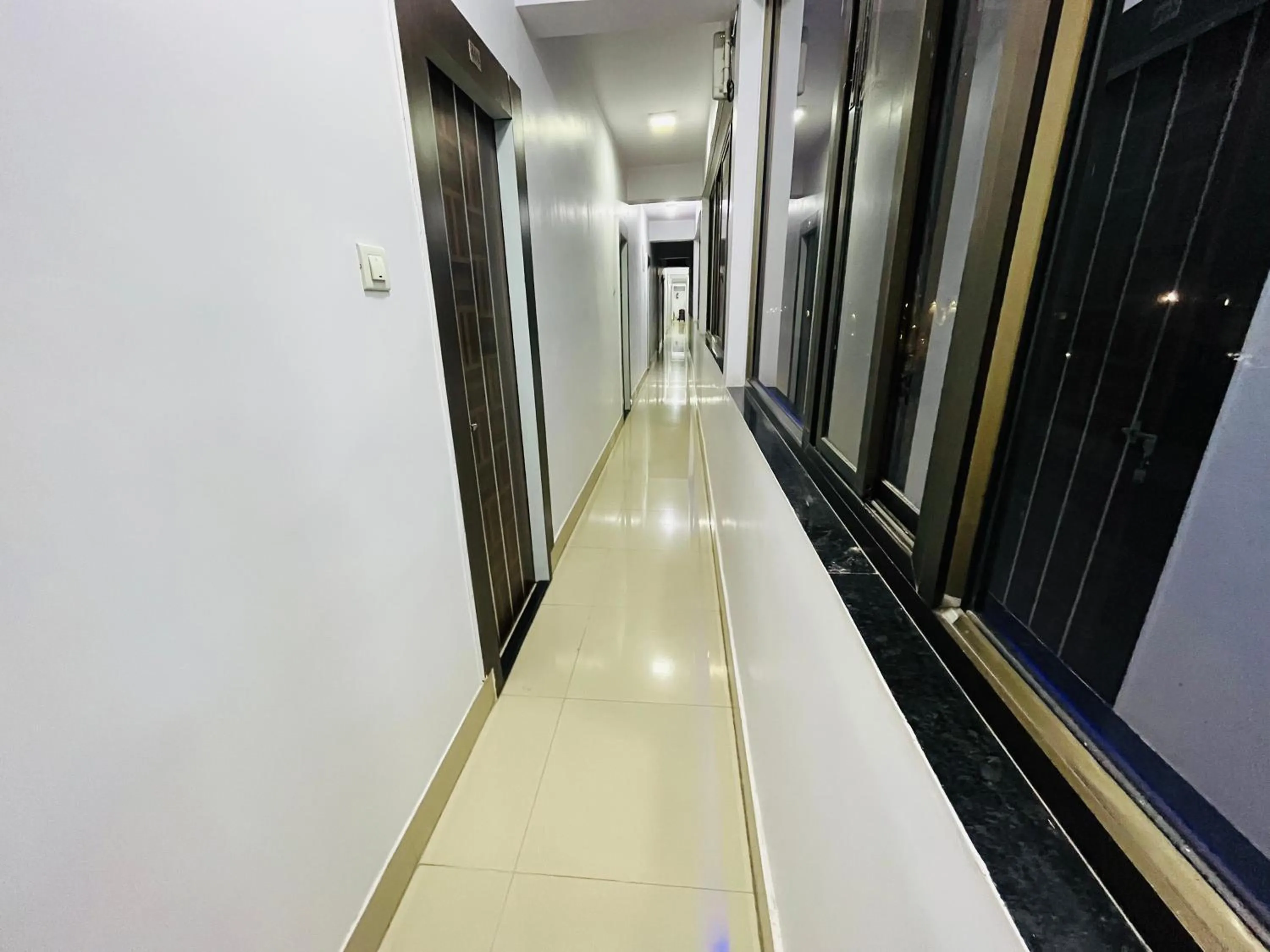 Hotel Mani International