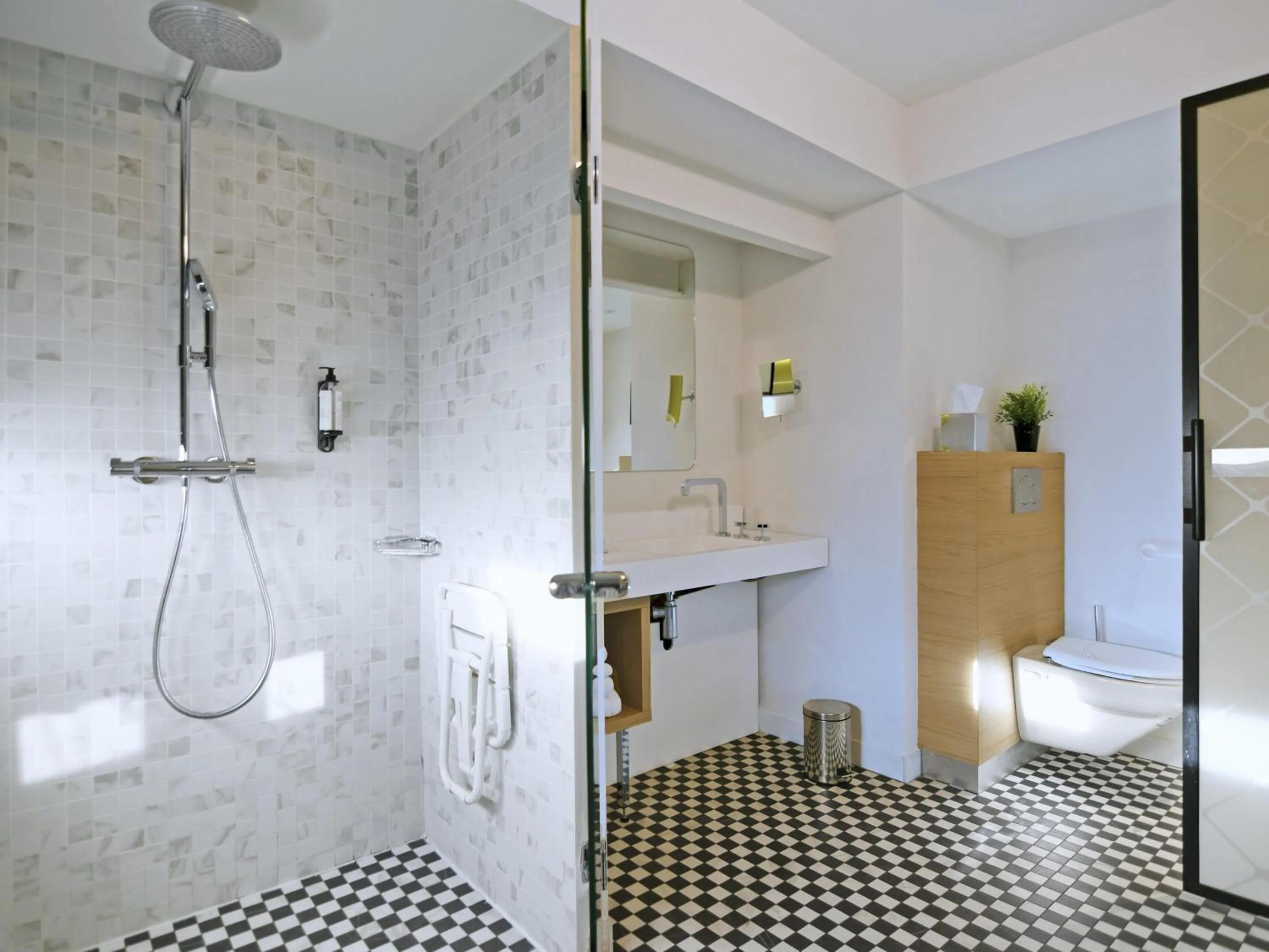 Bedroom in Mercure Nantes Centre Gare