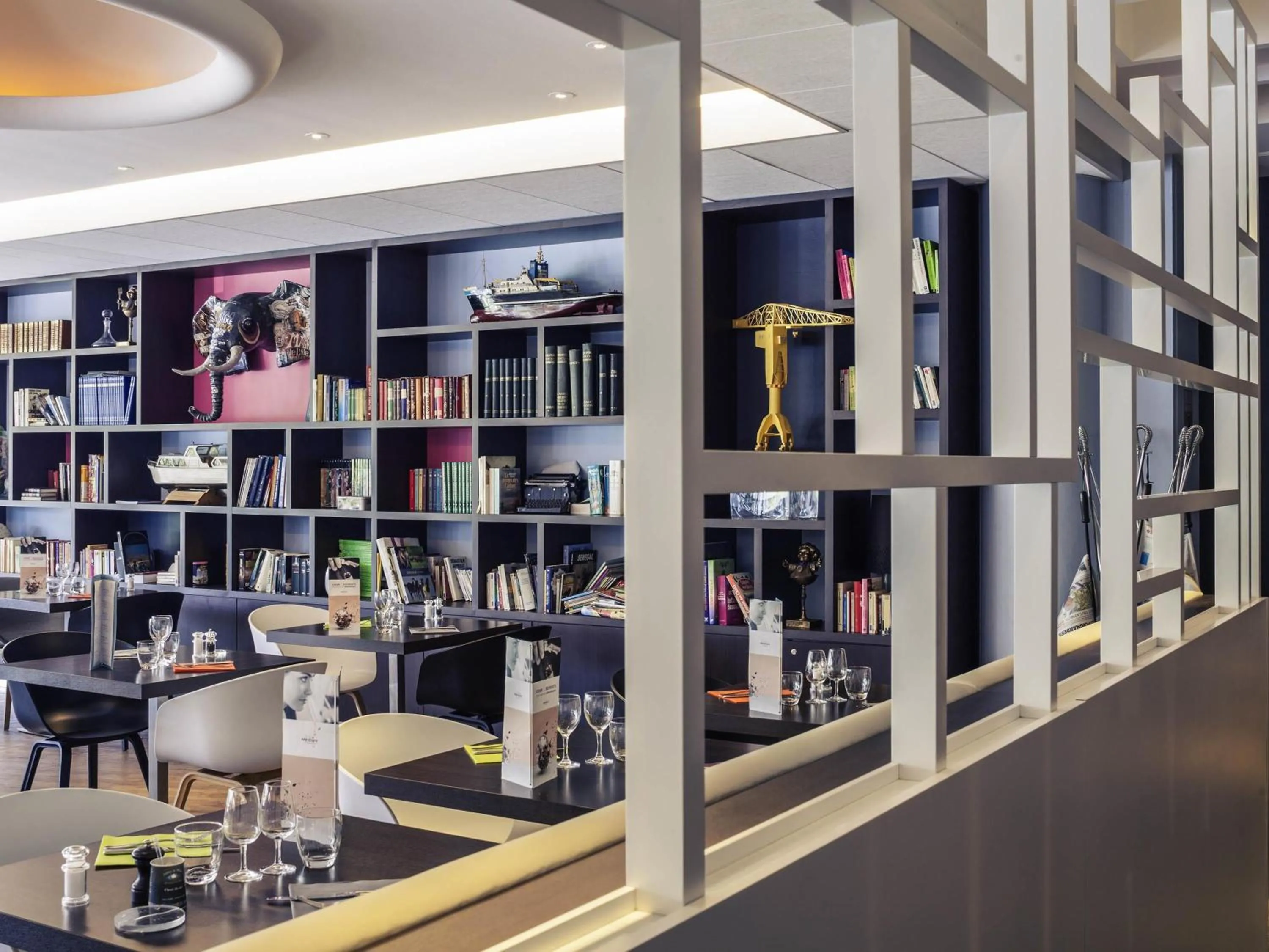 Restaurant/places to eat in Mercure Nantes Centre Gare