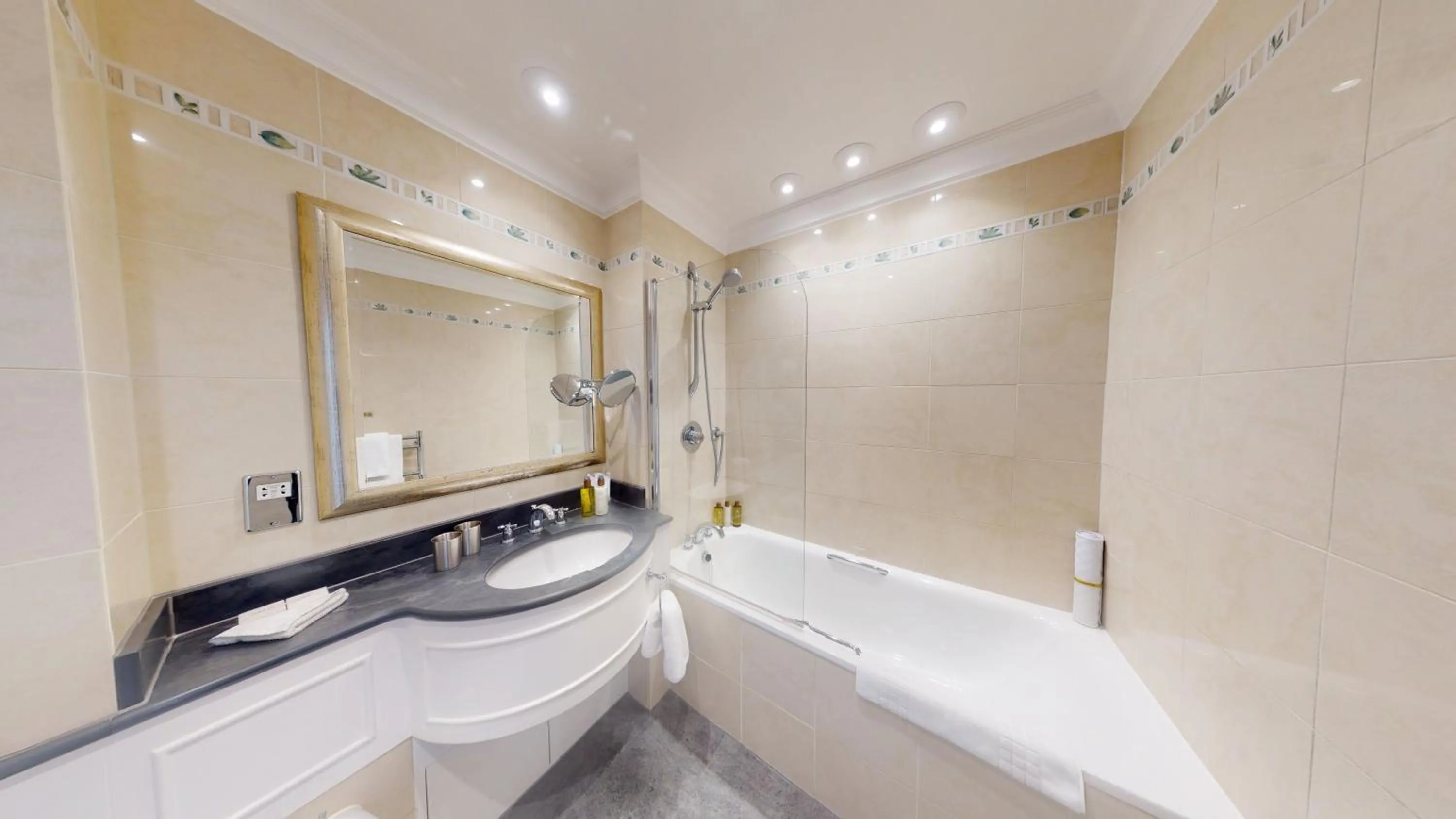 Shower in Cheval Knightsbridge