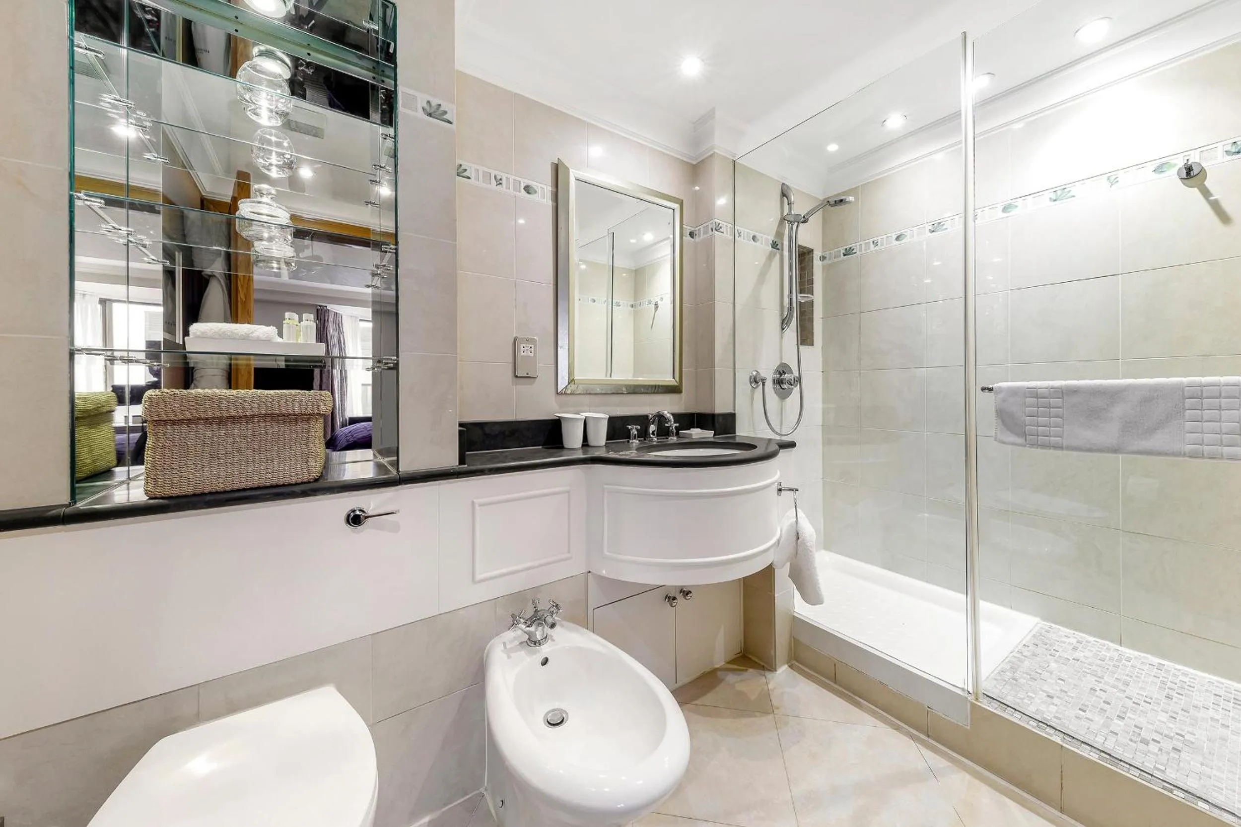 Shower in Cheval Knightsbridge