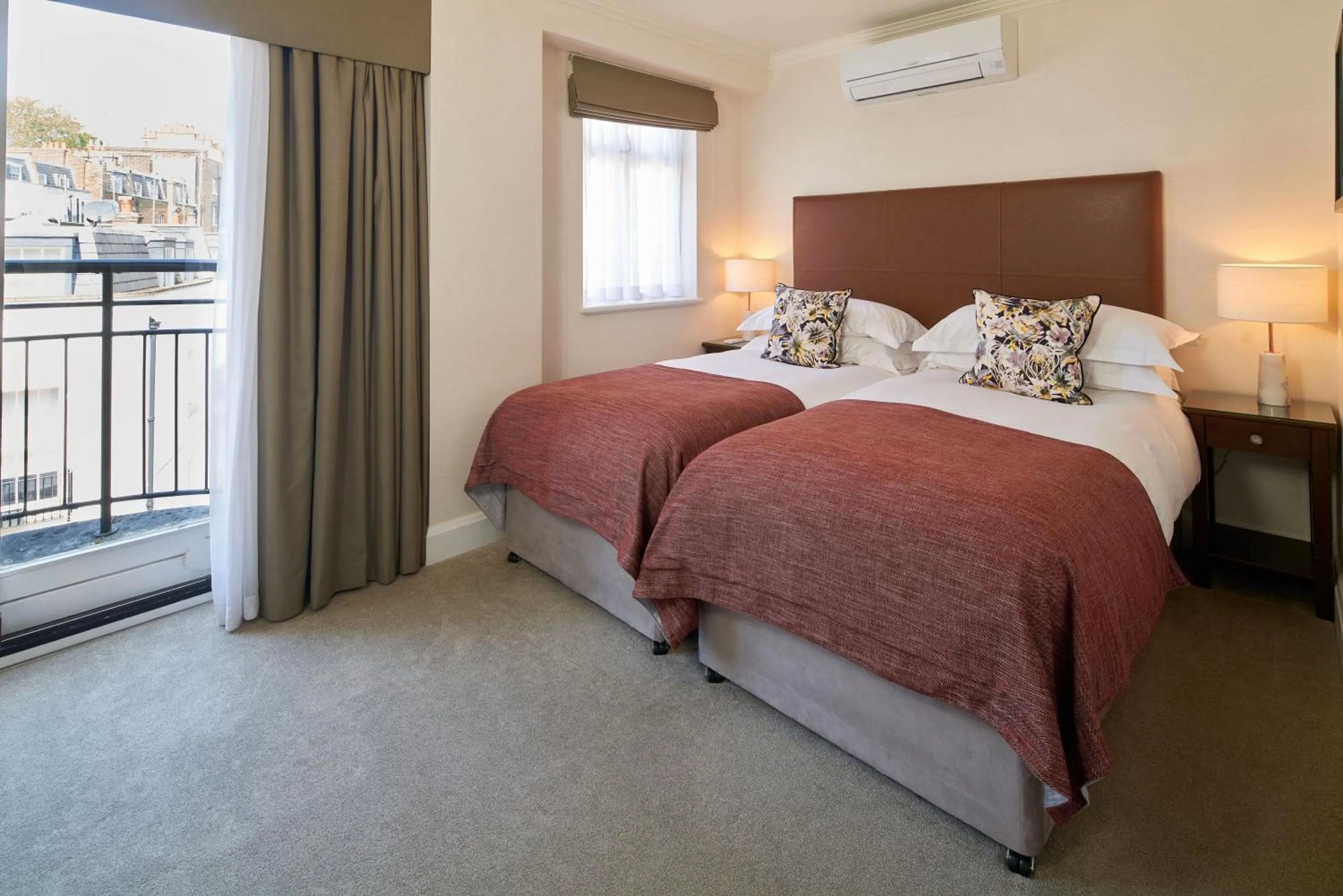 Bedroom, Bed in Cheval Knightsbridge