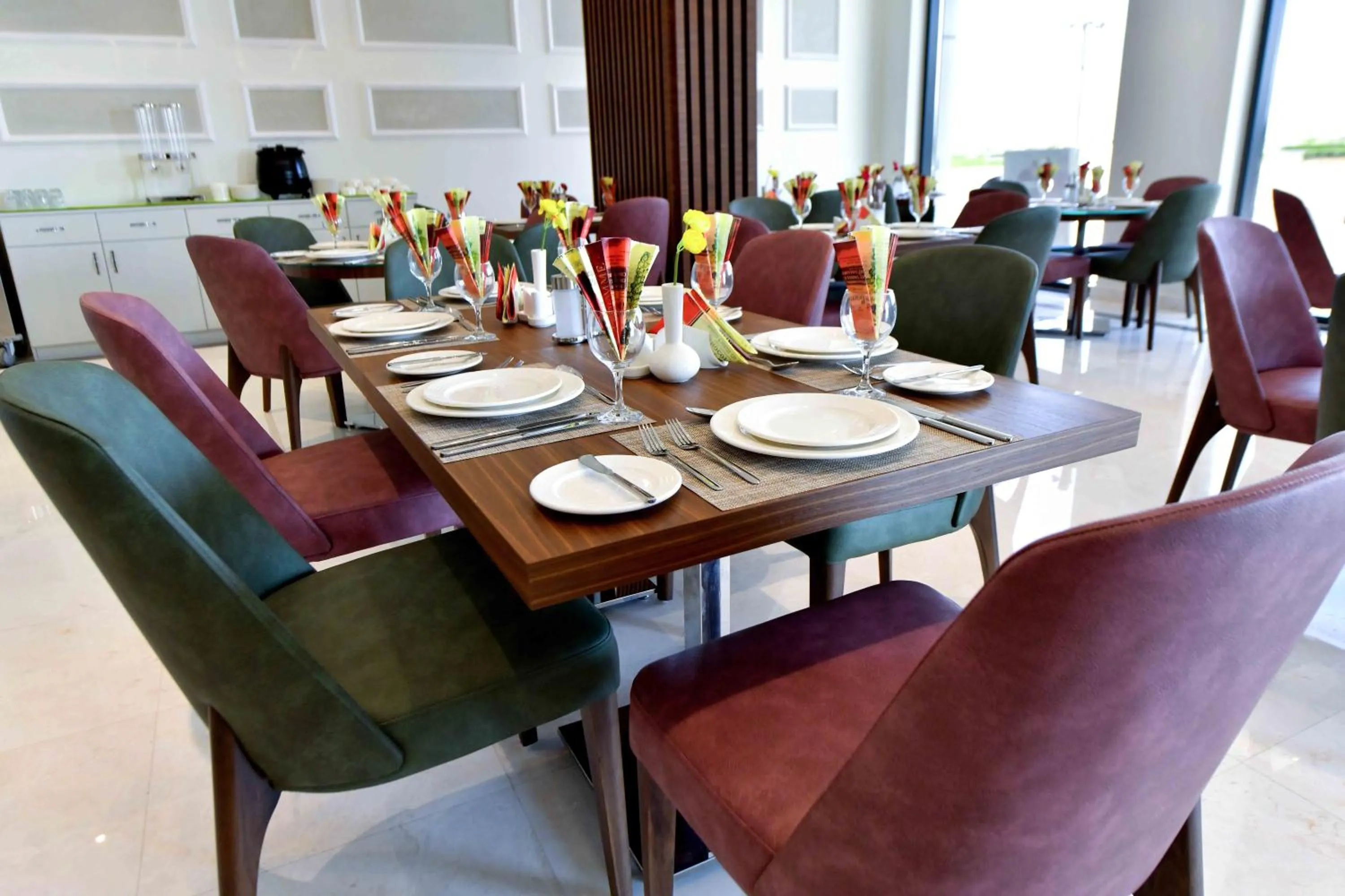 Restaurant/places to eat in Be Inn Hotel