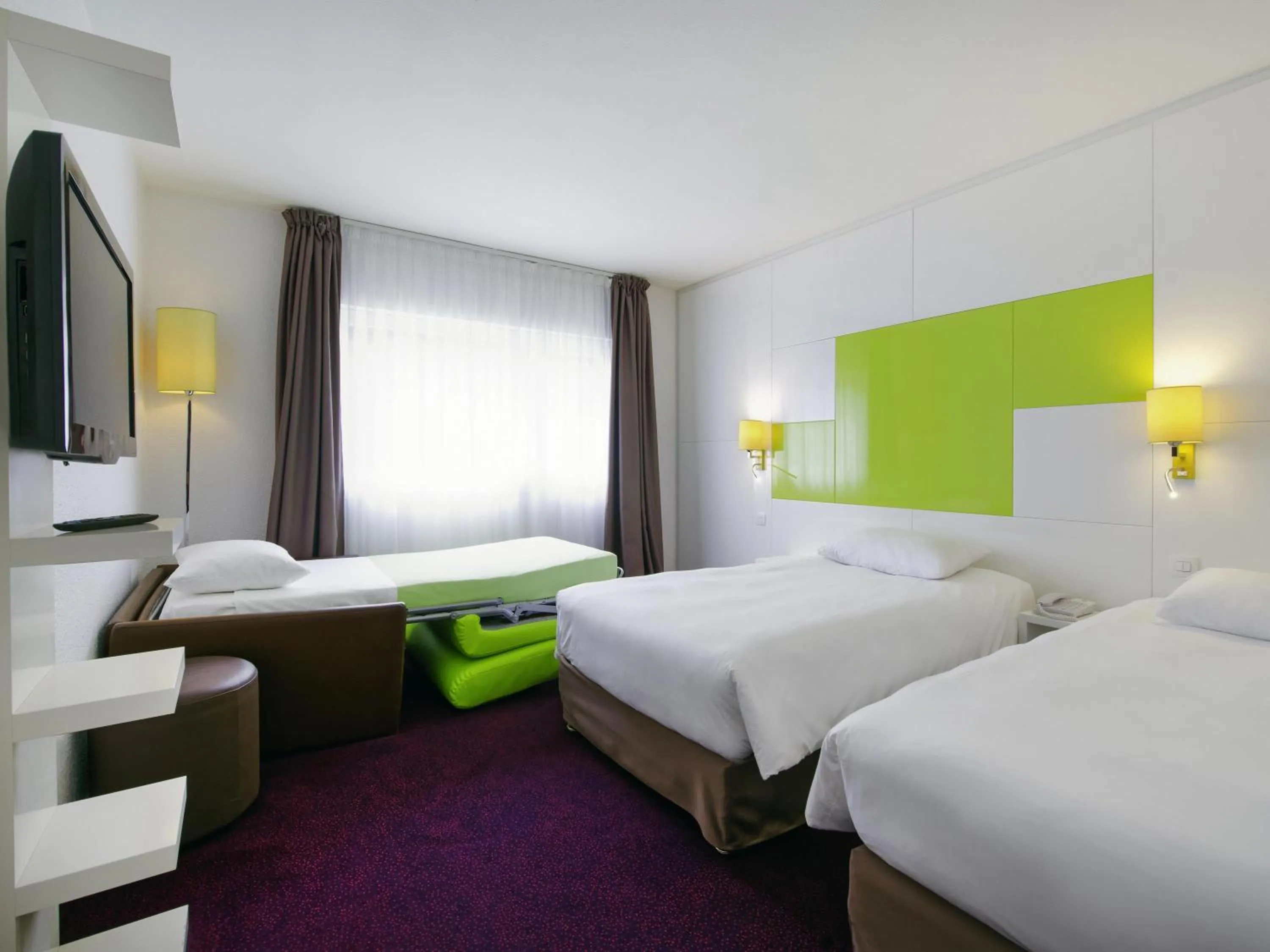 Bedroom, Bed in ibis Styles Chalon sur Saône