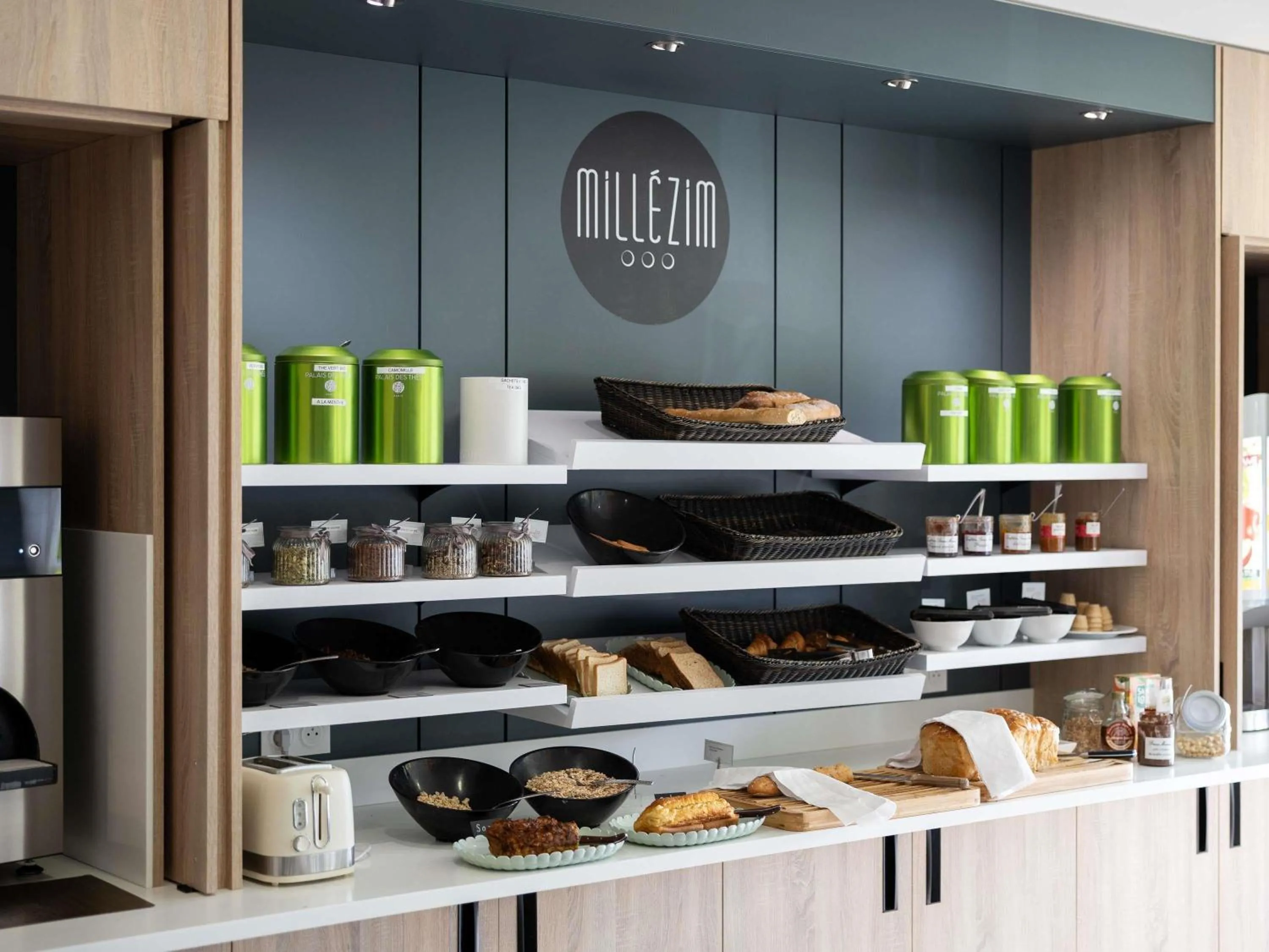 Restaurant/places to eat in ibis Styles Chalon sur Saône