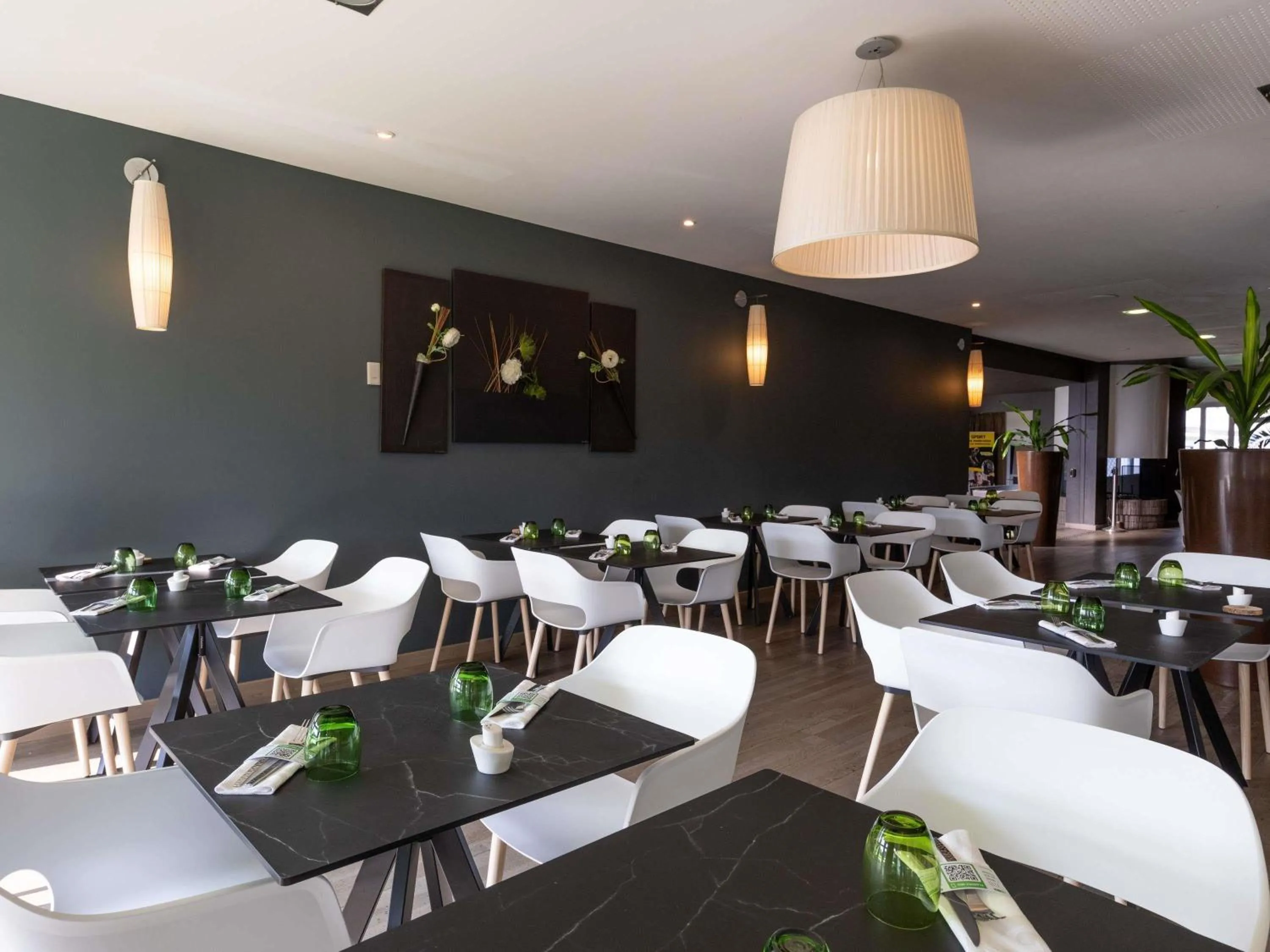Restaurant/places to eat in ibis Styles Chalon sur Saône