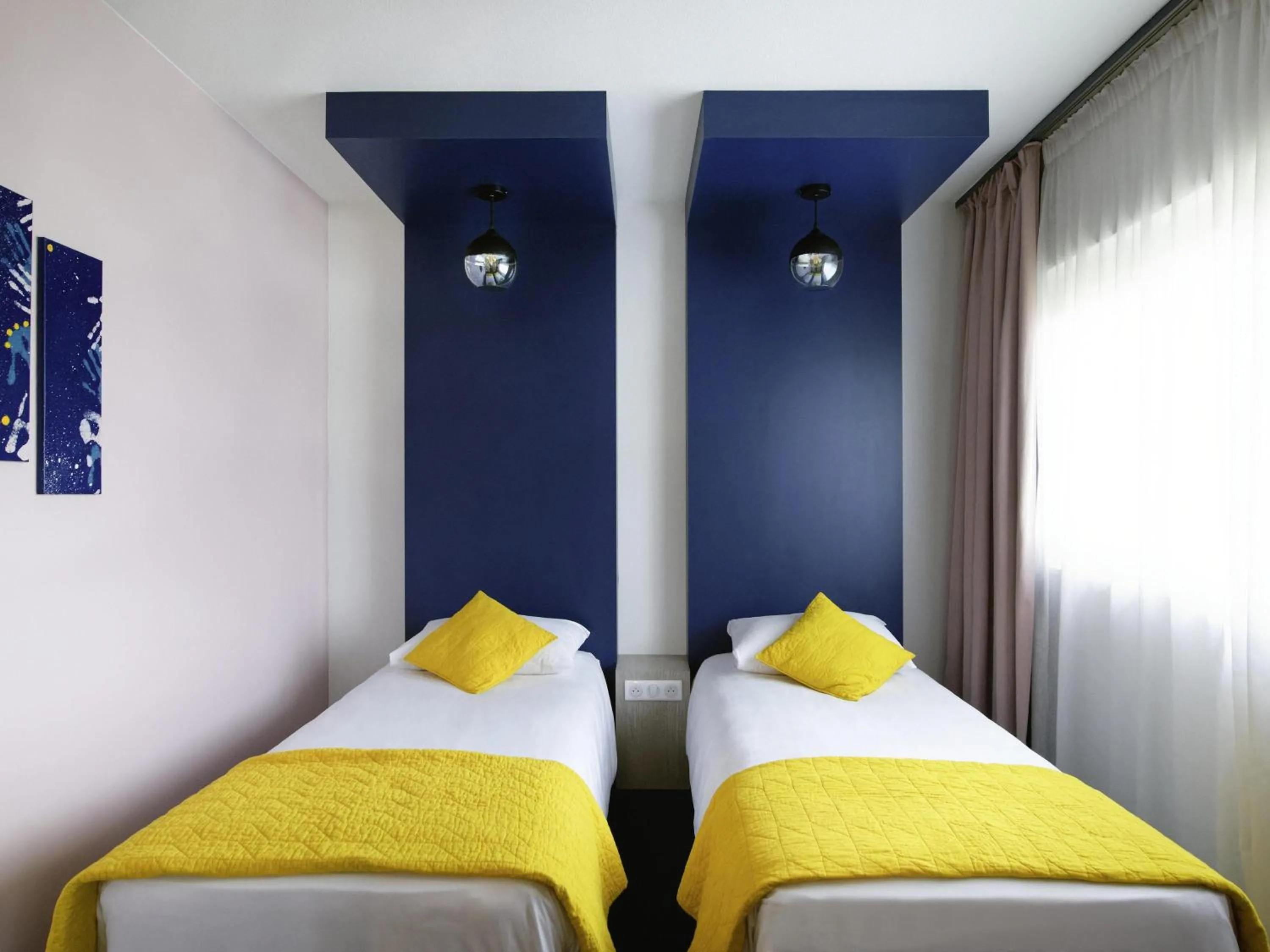 Bedroom, Bed in ibis Styles Chalon sur Saône