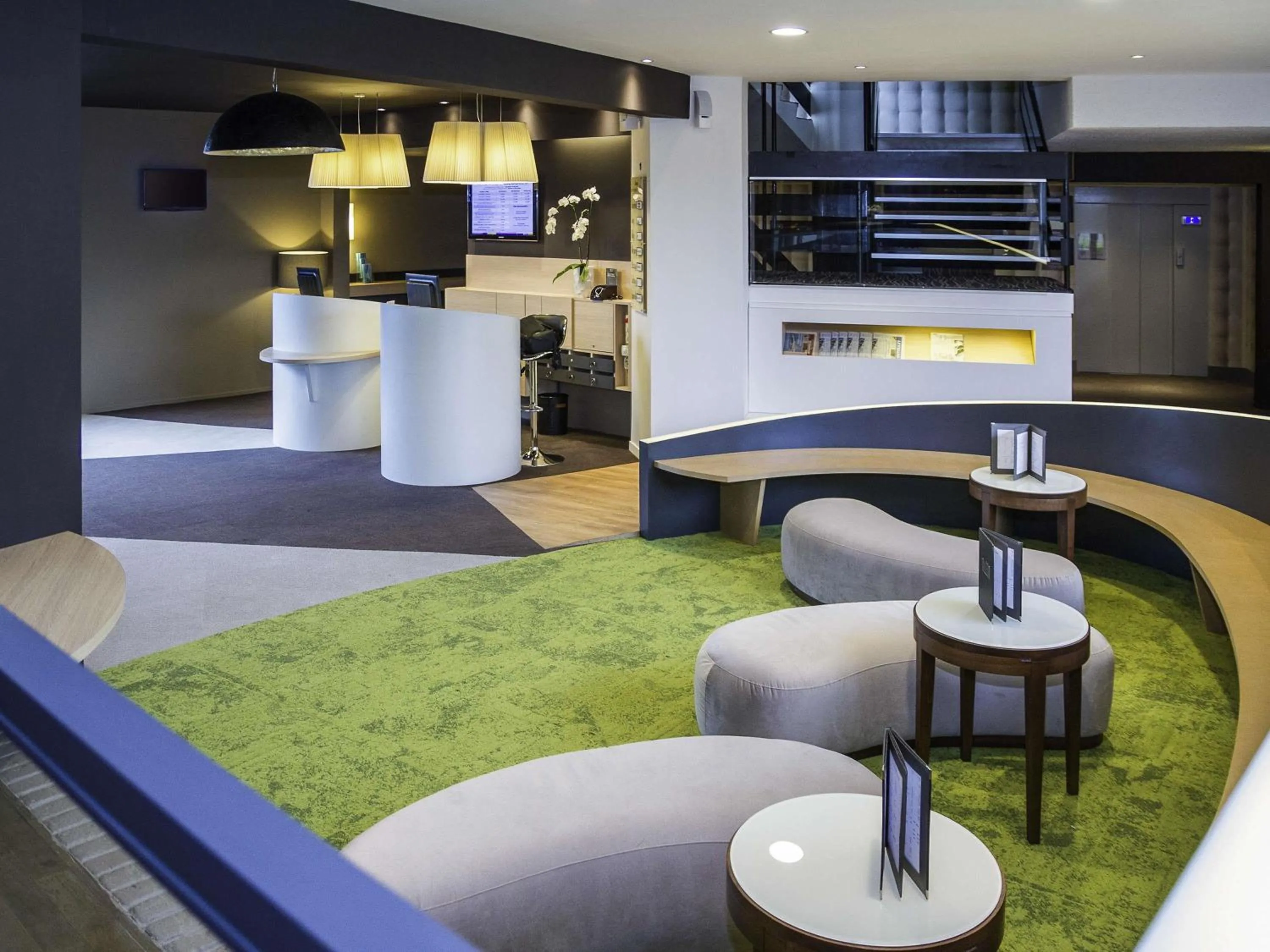 Lounge or bar in ibis Styles Chalon sur Saône