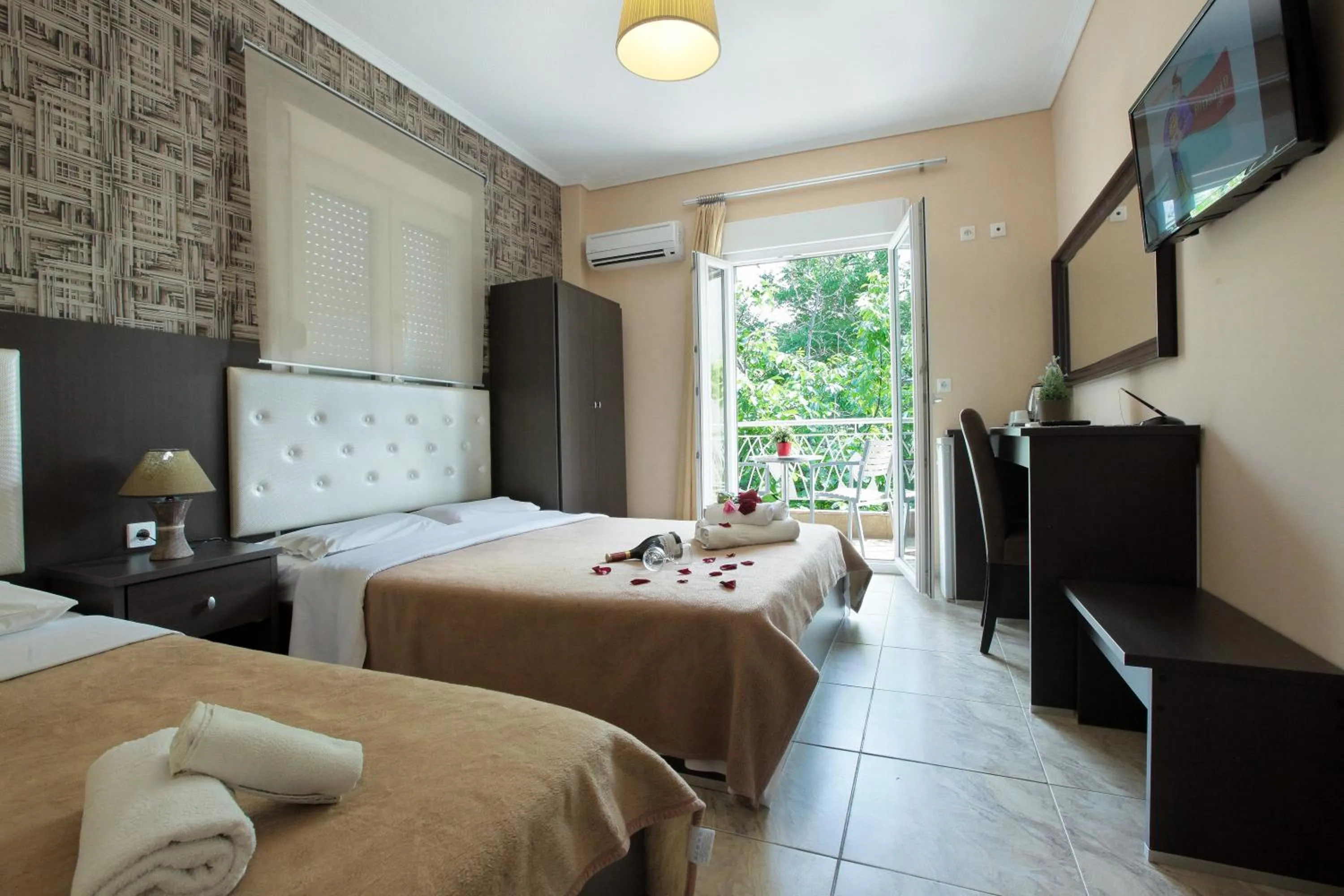 Bedroom, Bed in Hotel Epavli