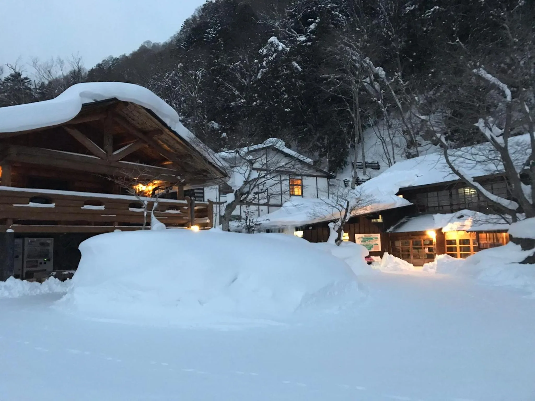 Property building in Hacho no Yu