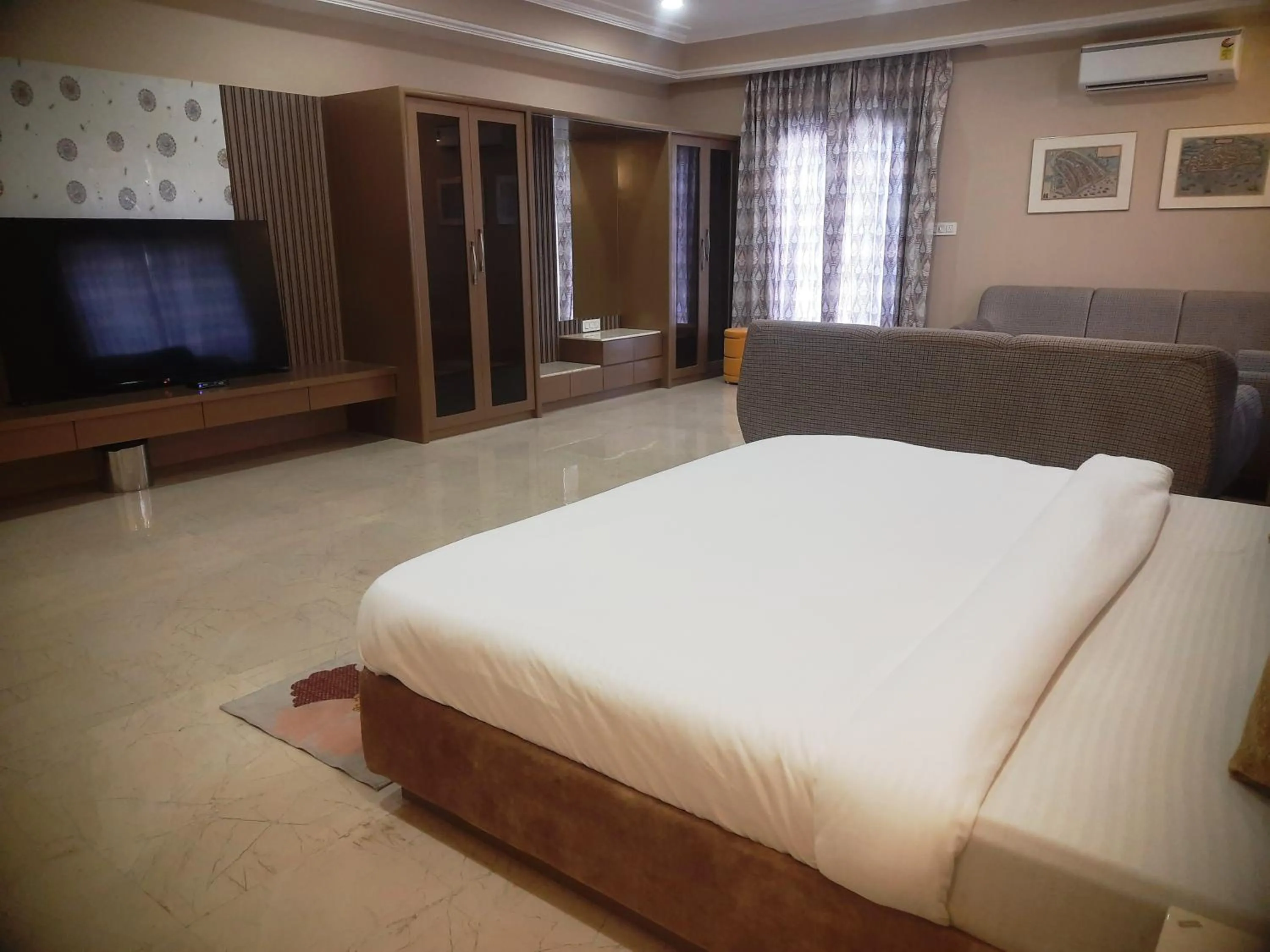 Photo of the whole room, Bed in Riddhi Siddhi Resorts