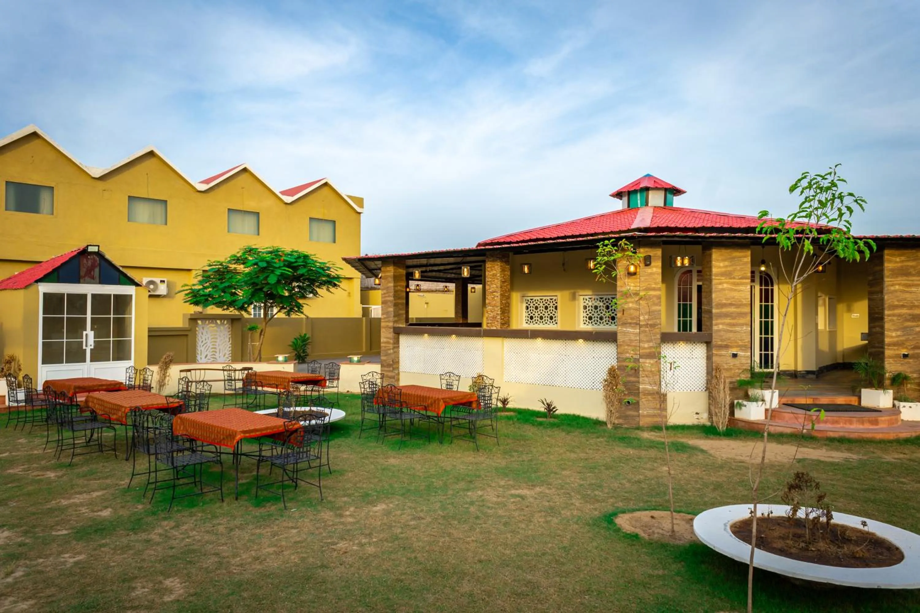 Restaurant/places to eat in Riddhi Siddhi Resorts