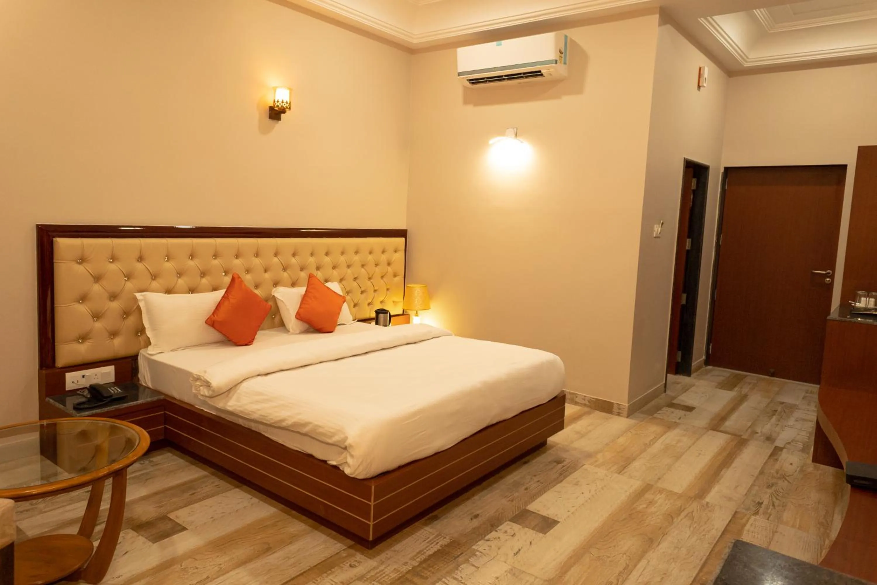 Bedroom, Bed in Riddhi Siddhi Resorts